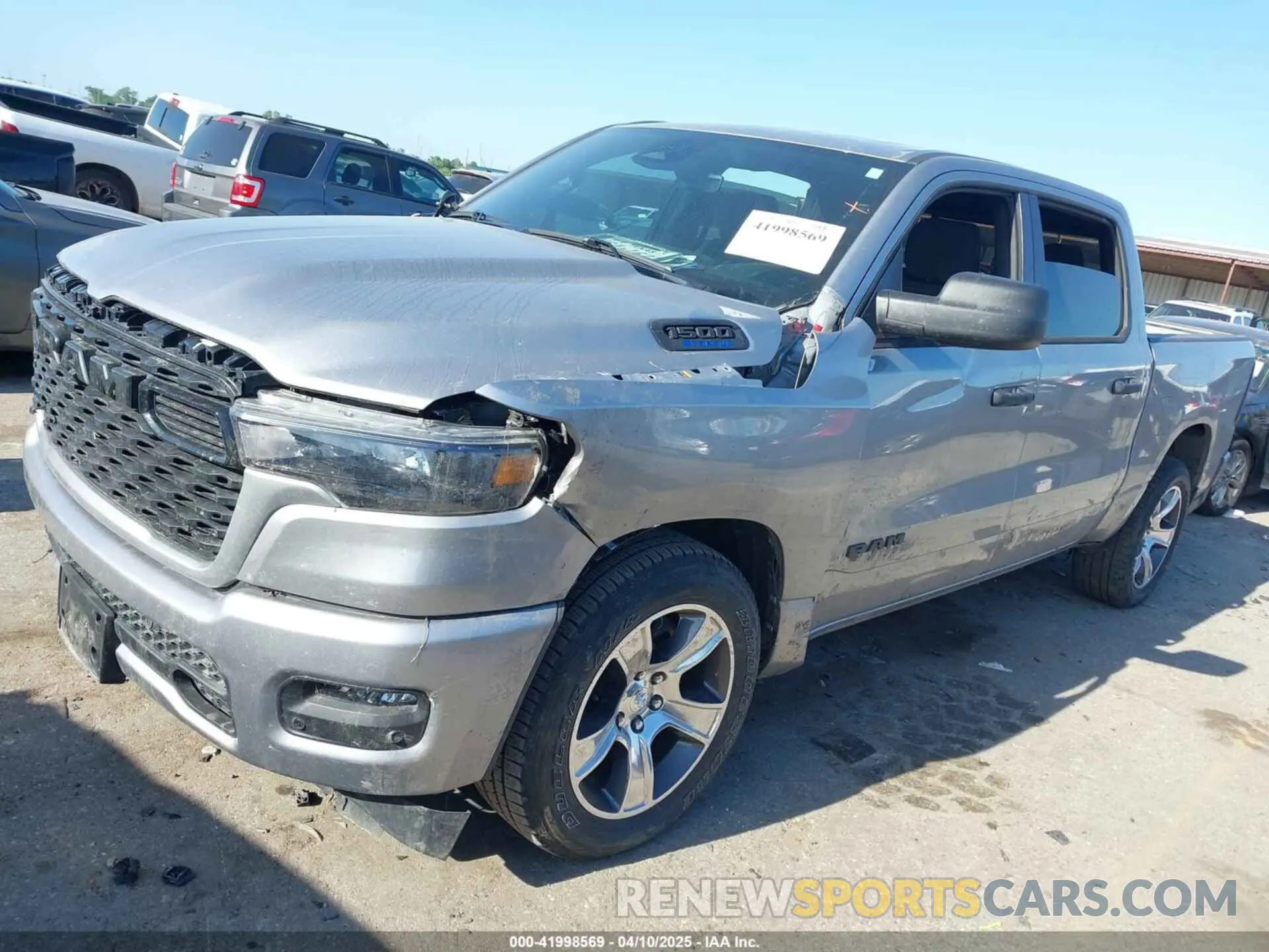 2 fotografías del automóvil dañado 1C6RREGG7SN661339 RAM 1500 2025