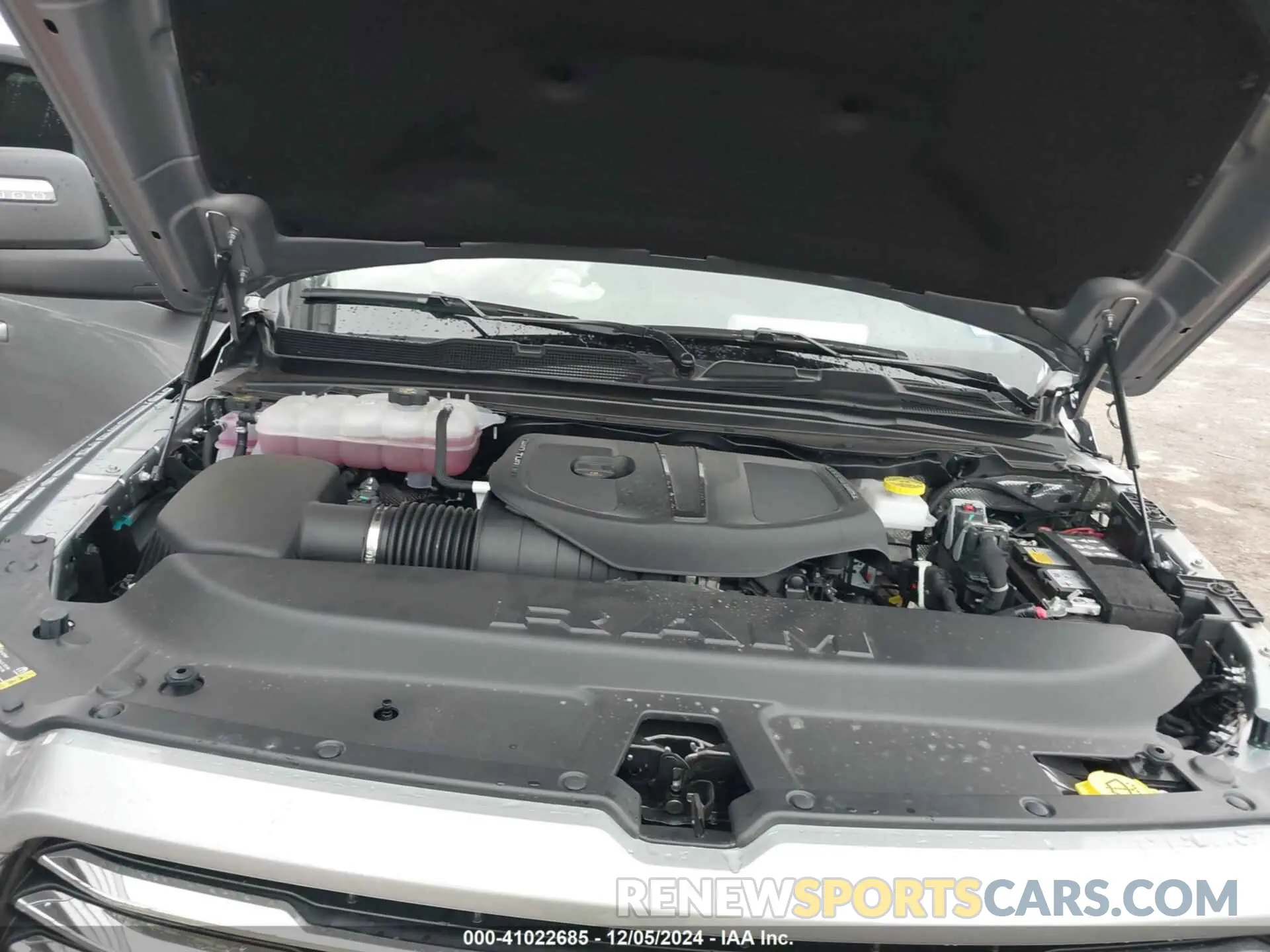 10 fotografías del automóvil dañado 1C6RREJP5SN601648 RAM 1500 2025