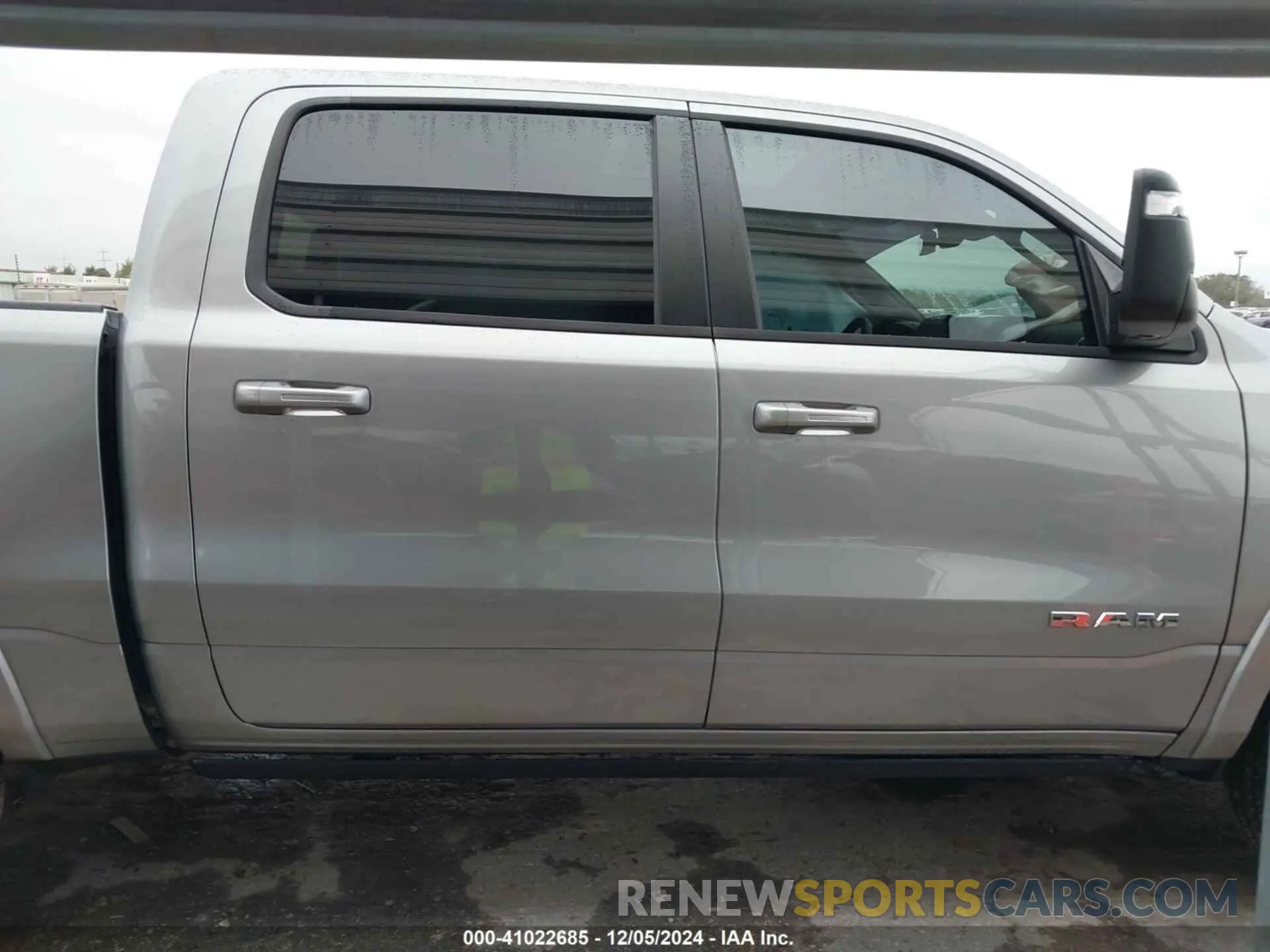 13 fotografías del automóvil dañado 1C6RREJP5SN601648 RAM 1500 2025