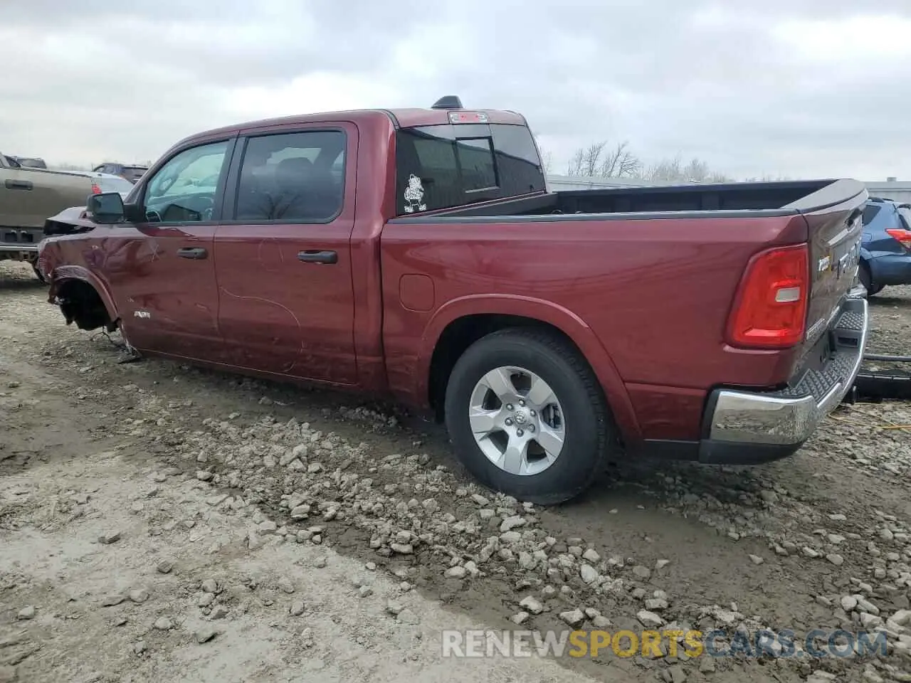 2 fotografías del automóvil dañado 1C6RRFFG0SN541020 RAM 1500 2025
