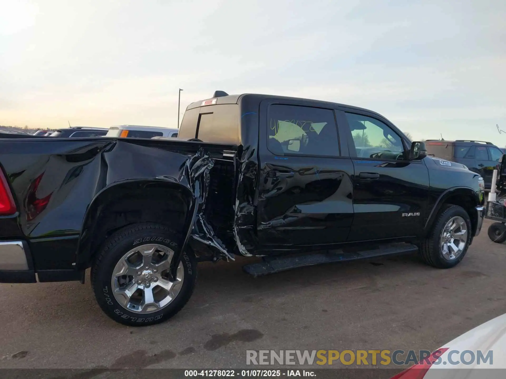 13 fotografías del automóvil dañado 1C6RRFFG6SN504120 RAM 1500 2025