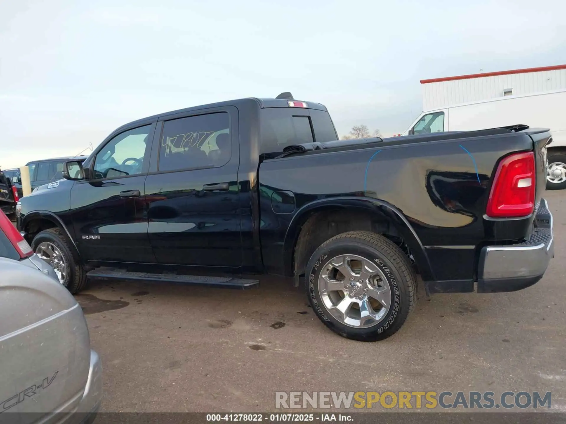 14 fotografías del automóvil dañado 1C6RRFFG6SN504120 RAM 1500 2025