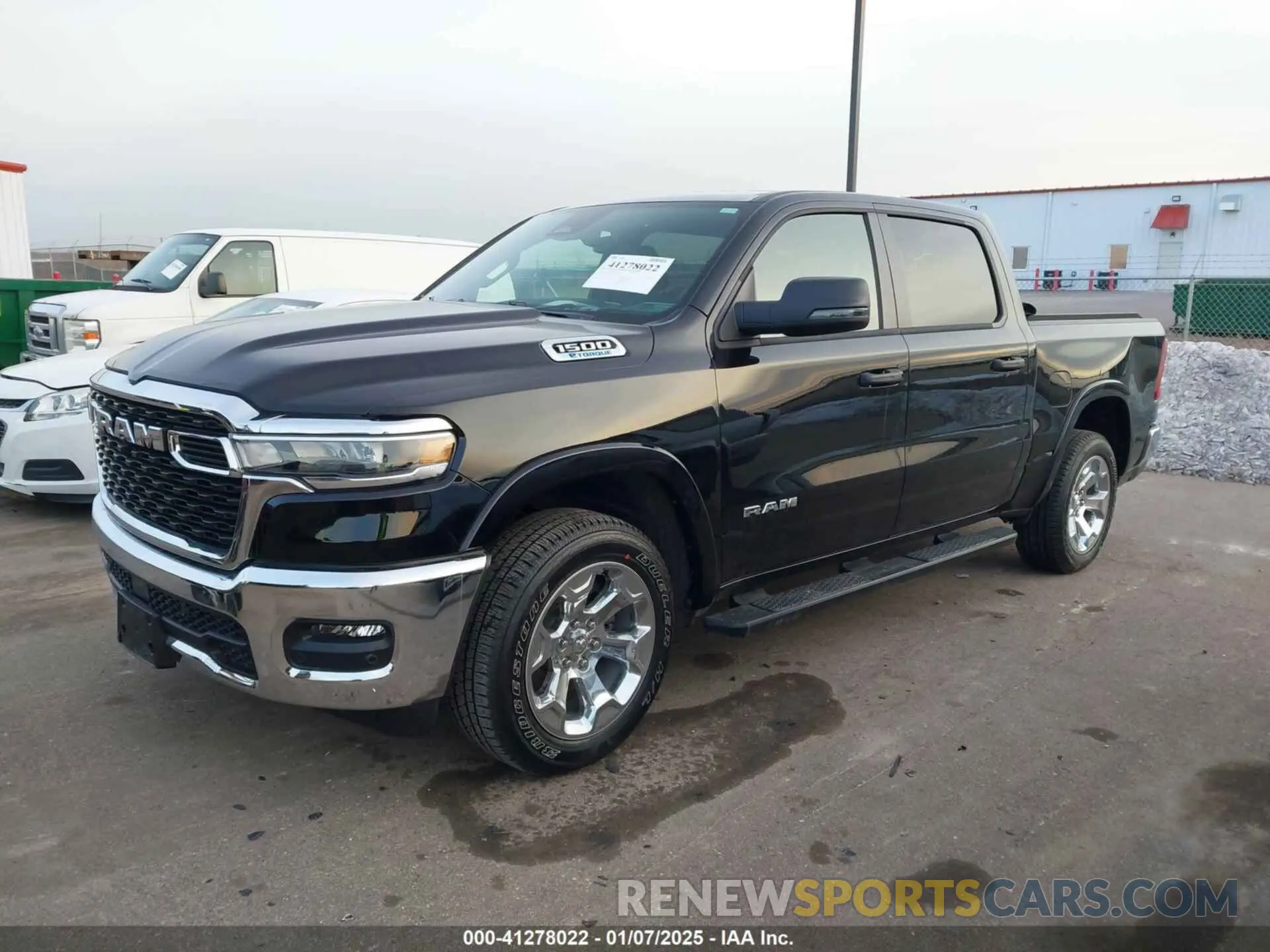 2 fotografías del automóvil dañado 1C6RRFFG6SN504120 RAM 1500 2025
