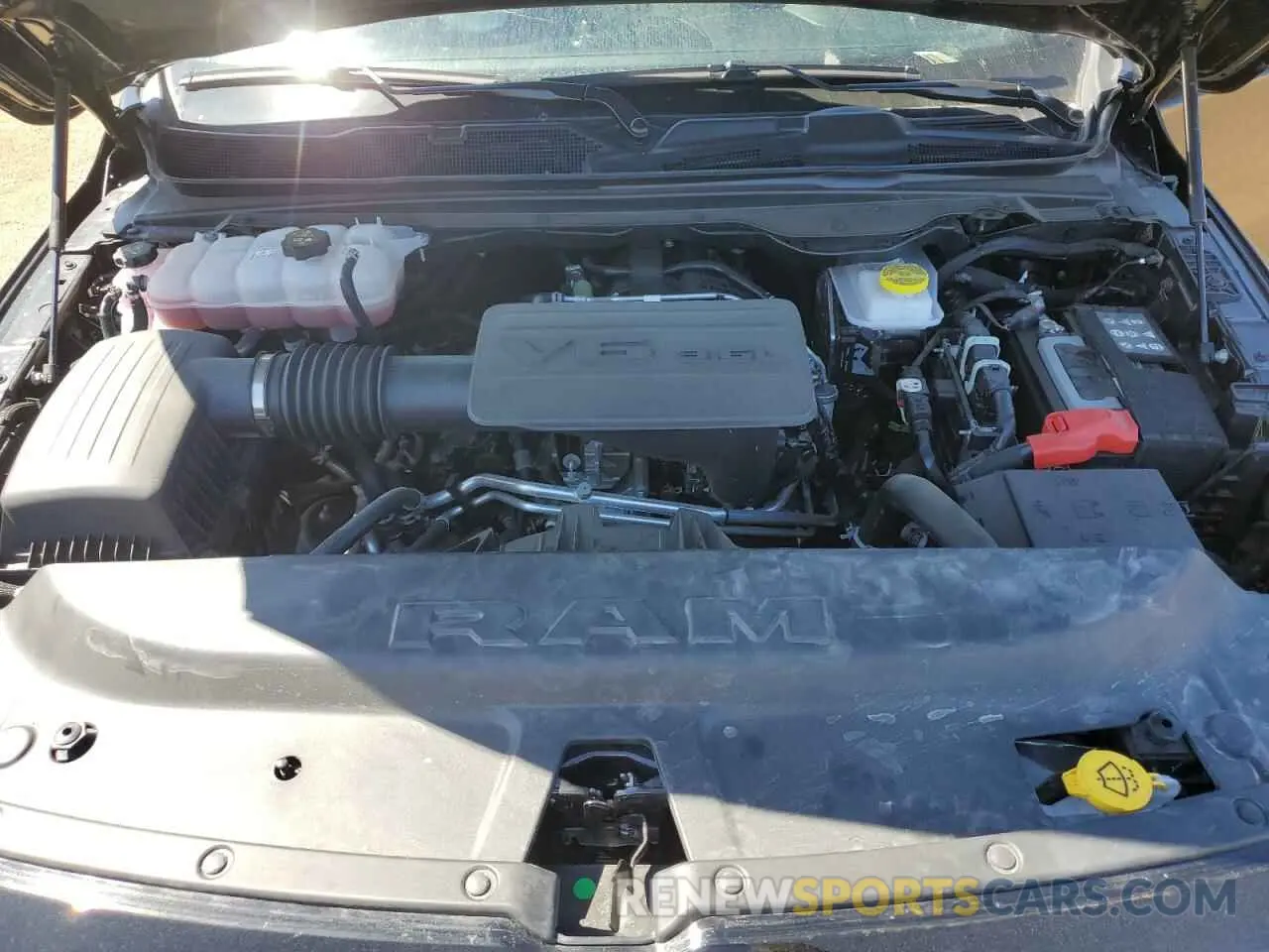11 fotografías del automóvil dañado 1C6RRFGG1SN618850 RAM 1500 2025