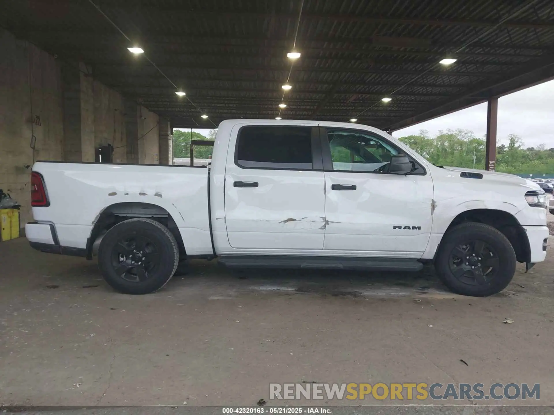 13 fotografías del automóvil dañado 1C6RRFGG2SN666762 RAM 1500 2025