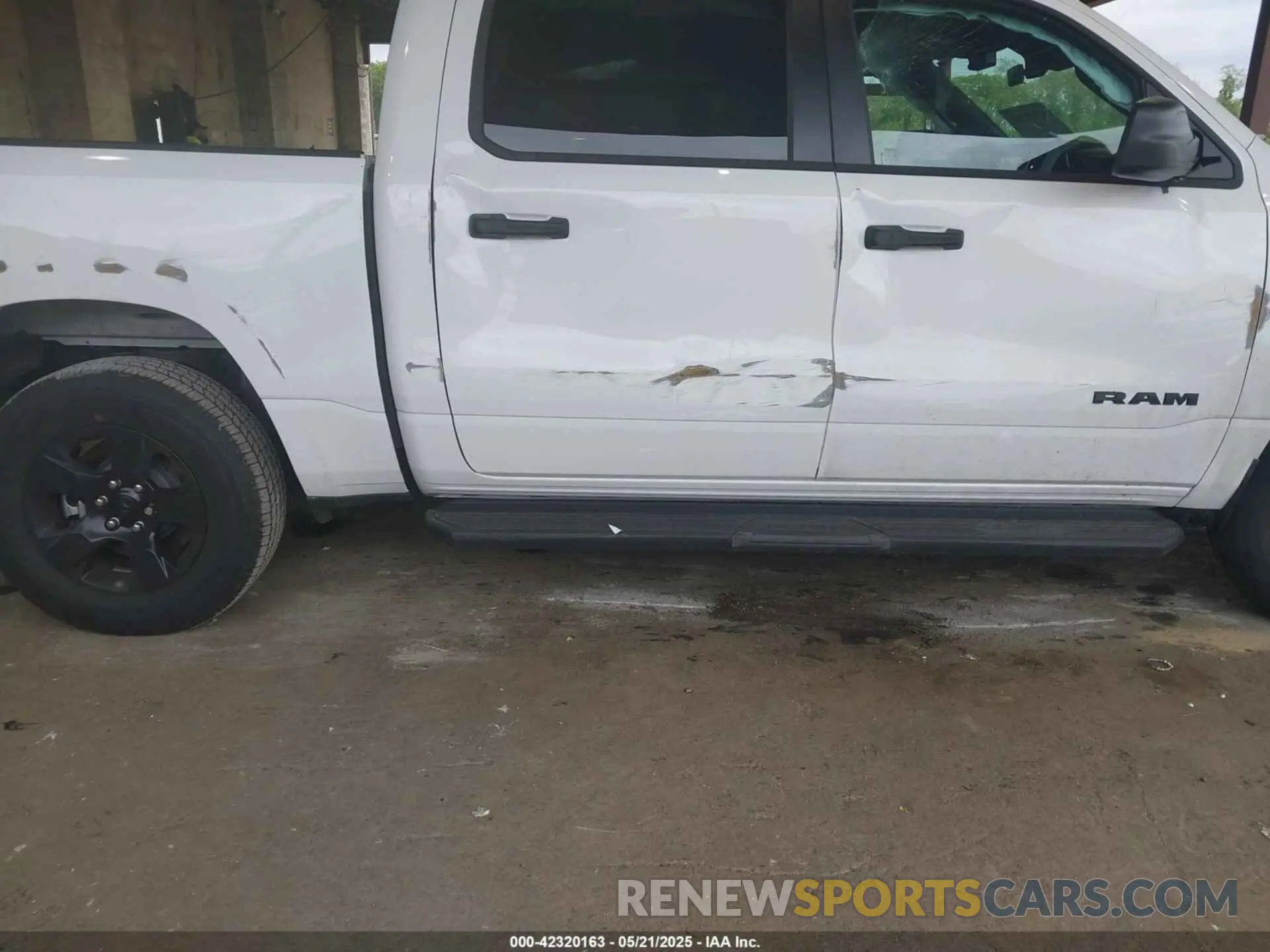 18 fotografías del automóvil dañado 1C6RRFGG2SN666762 RAM 1500 2025