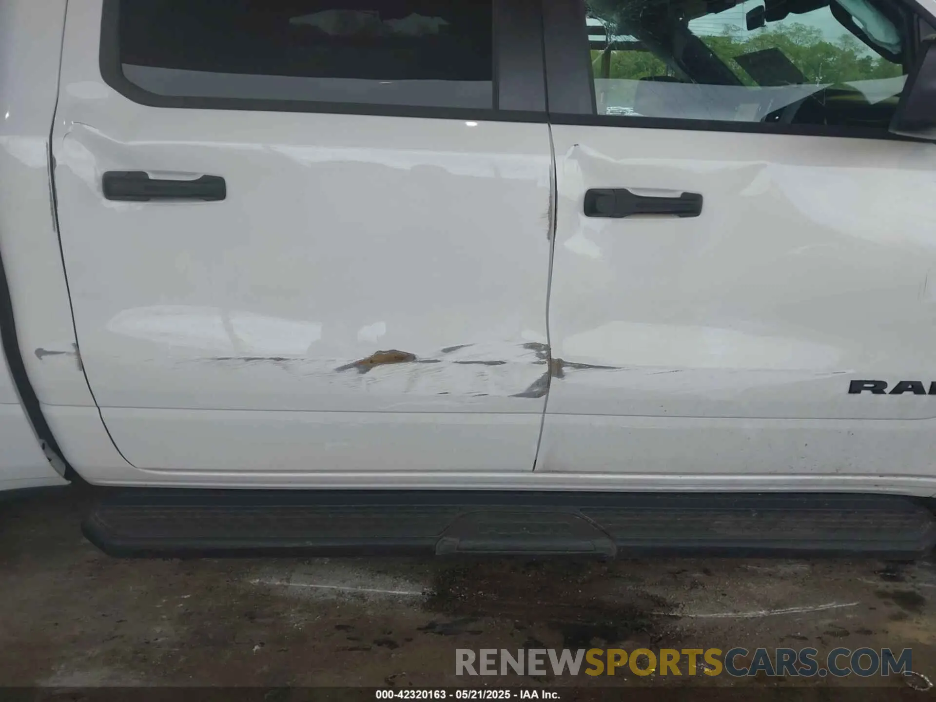 20 fotografías del automóvil dañado 1C6RRFGG2SN666762 RAM 1500 2025
