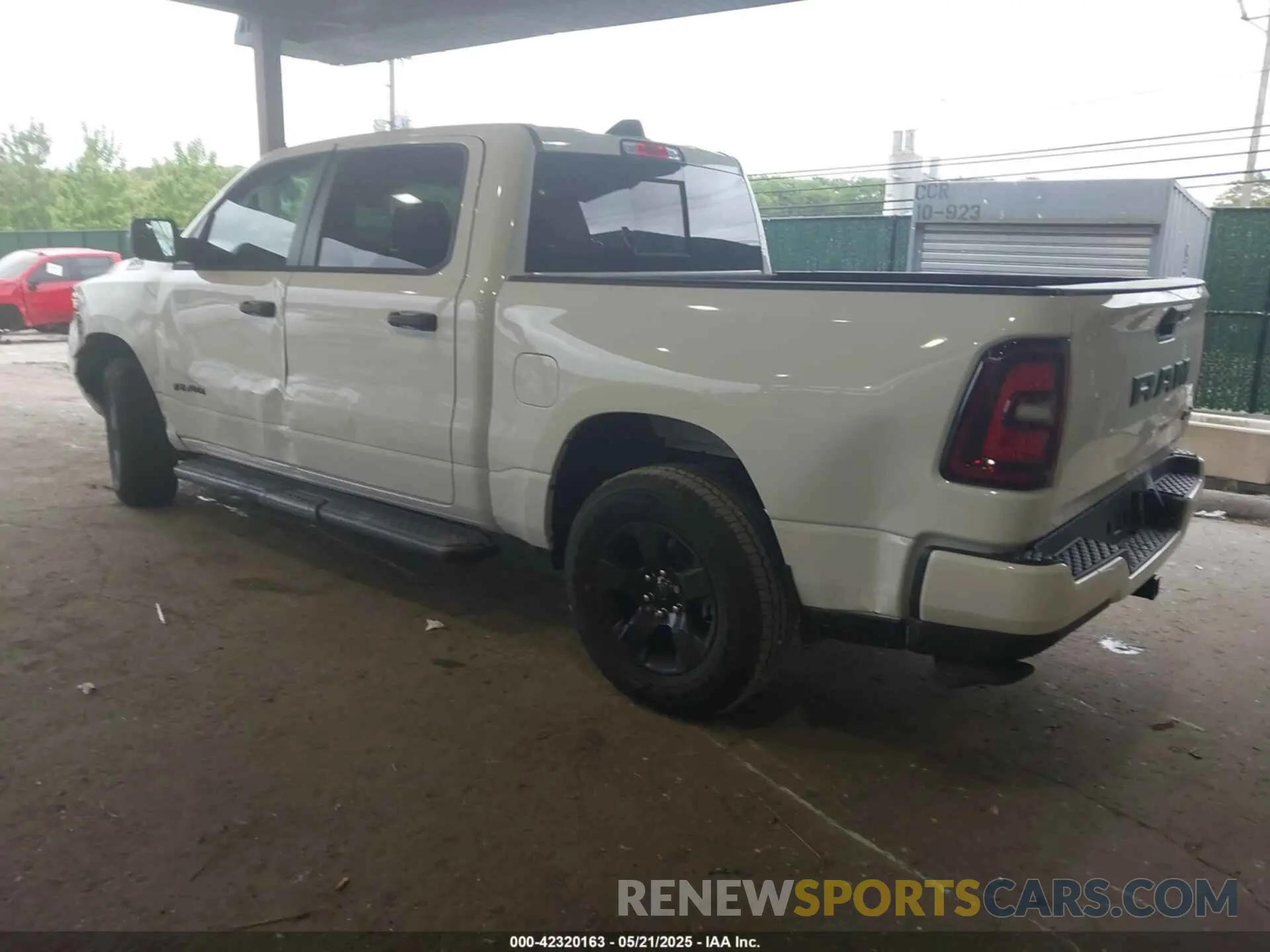 3 fotografías del automóvil dañado 1C6RRFGG2SN666762 RAM 1500 2025