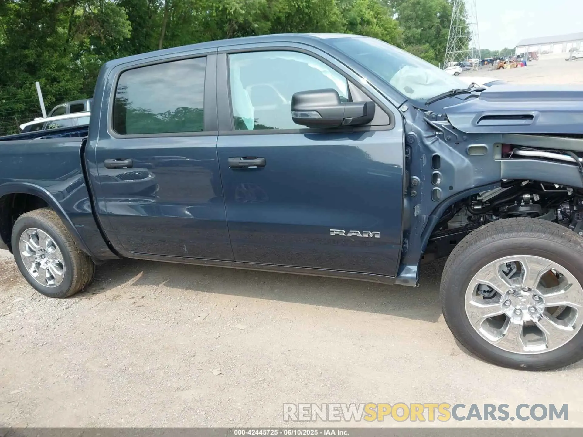 13 fotografías del automóvil dañado 1C6SRFFP2SN715400 RAM 1500 2025