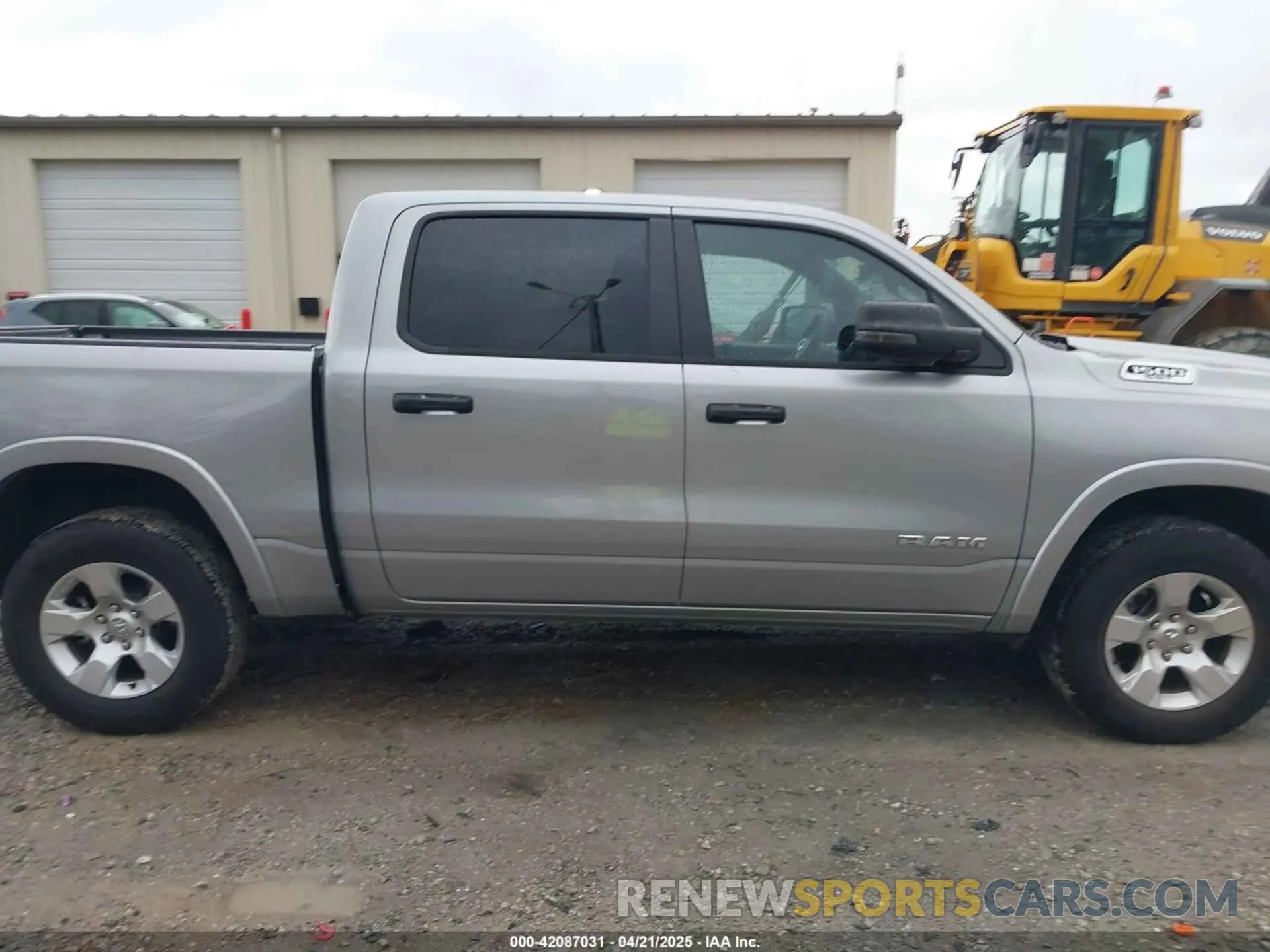 13 fotografías del automóvil dañado 1C6SRFFP3SN581030 RAM 1500 2025