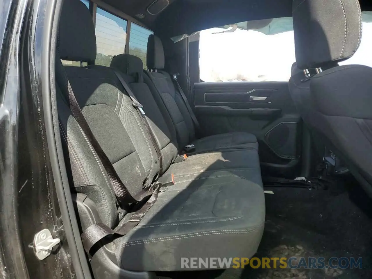 10 fotografías del automóvil dañado 1C6SRFFP3SN584185 RAM 1500 2025