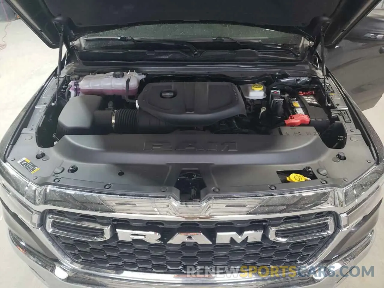 12 fotografías del automóvil dañado 1C6SRFFP3SN636561 RAM 1500 2025