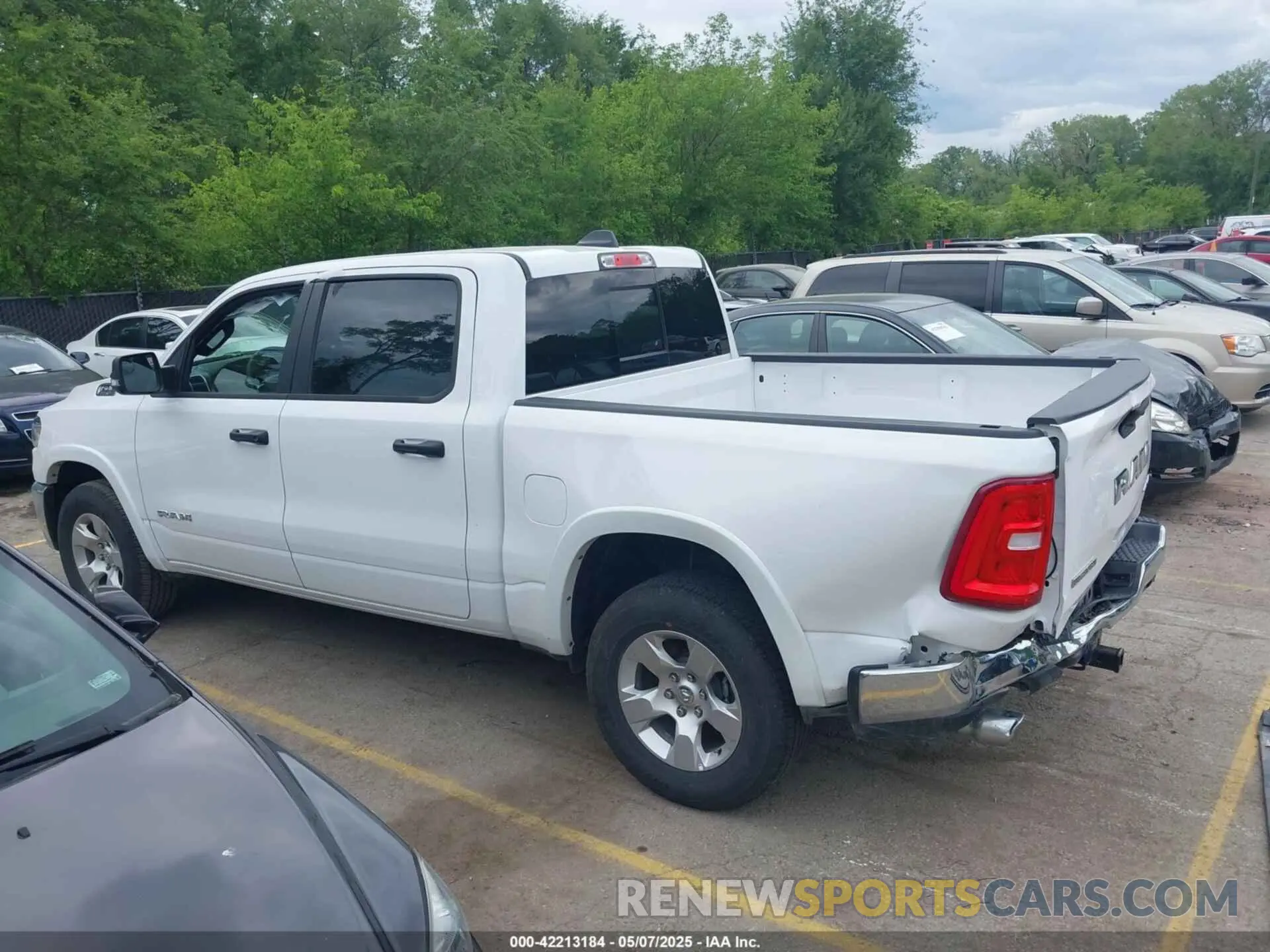 14 fotografías del automóvil dañado 1C6SRFFP4SN562194 RAM 1500 2025