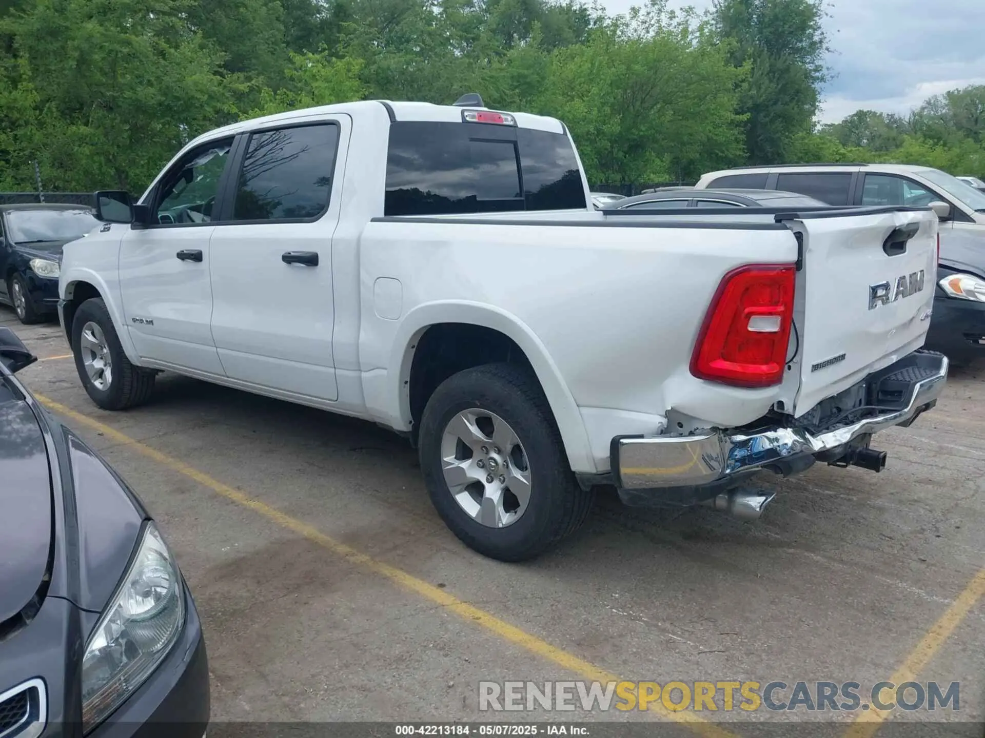 3 fotografías del automóvil dañado 1C6SRFFP4SN562194 RAM 1500 2025