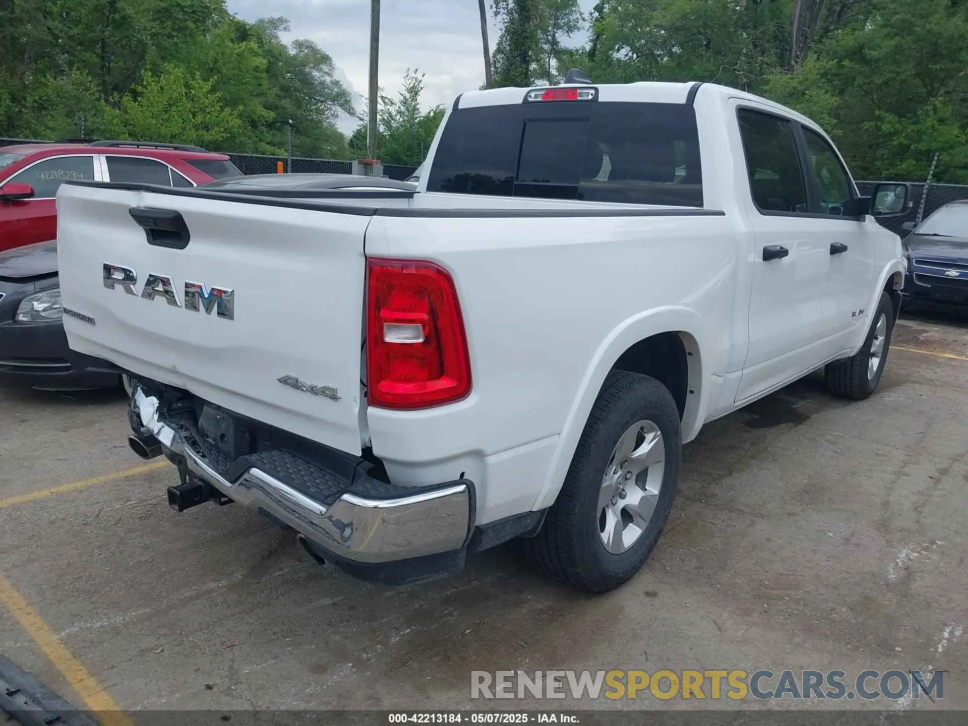 4 fotografías del automóvil dañado 1C6SRFFP4SN562194 RAM 1500 2025