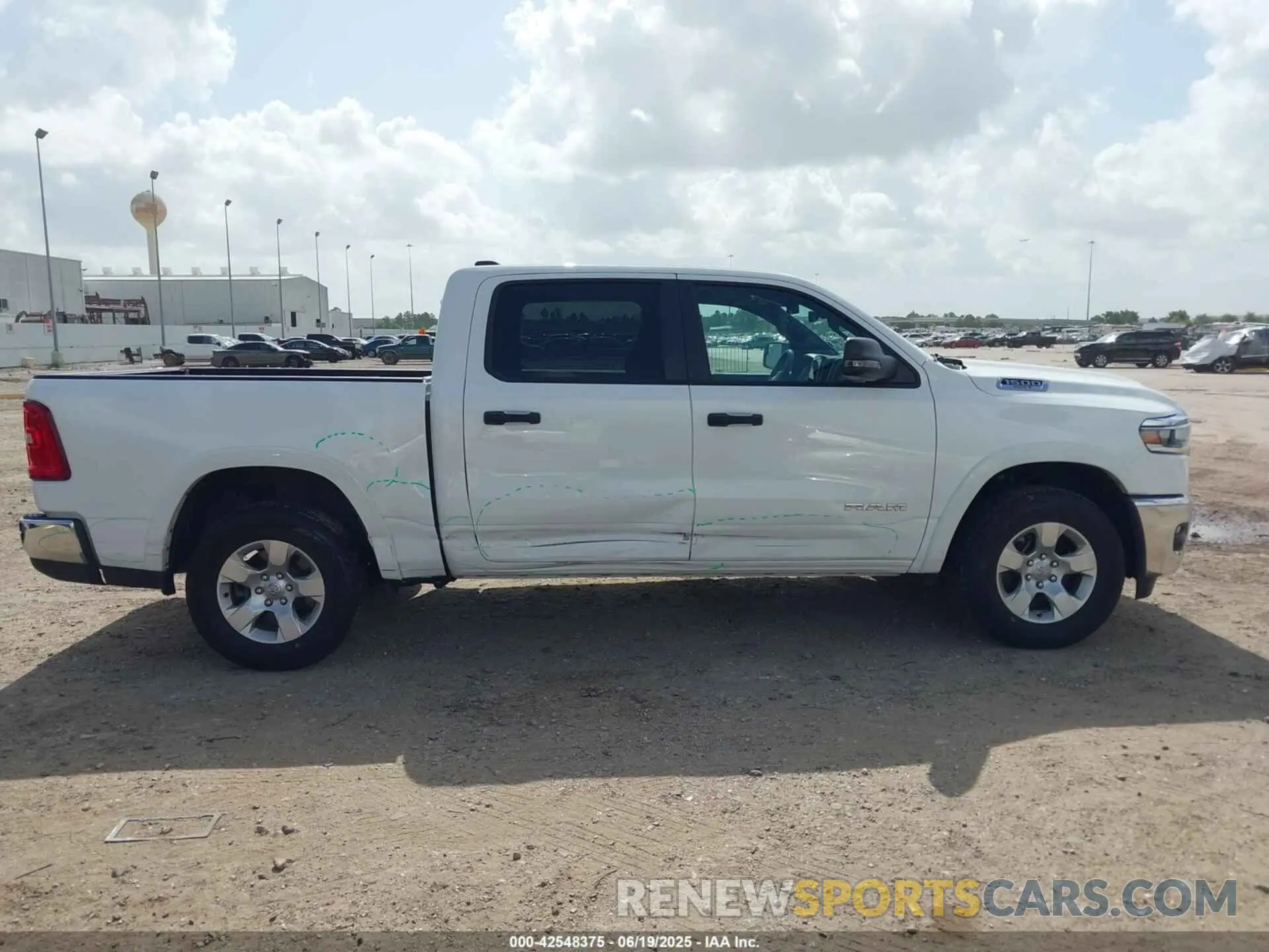 13 fotografías del automóvil dañado 1C6SRFFP6SN563041 RAM 1500 2025