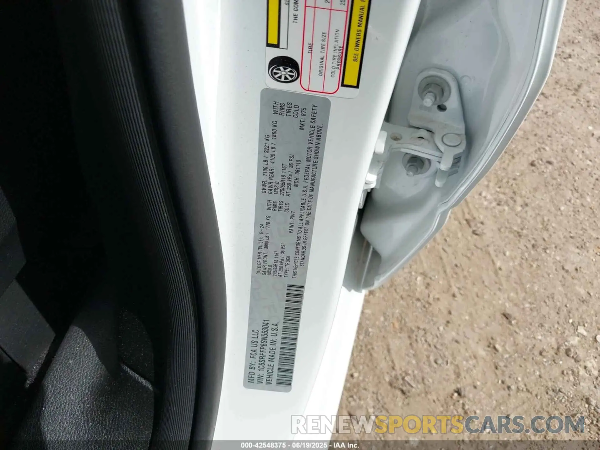 9 fotografías del automóvil dañado 1C6SRFFP6SN563041 RAM 1500 2025