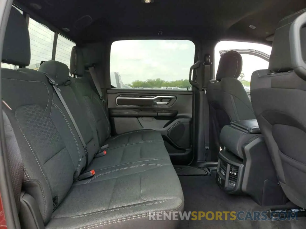 10 fotografías del automóvil dañado 1C6SRFFP7SN600291 RAM 1500 2025
