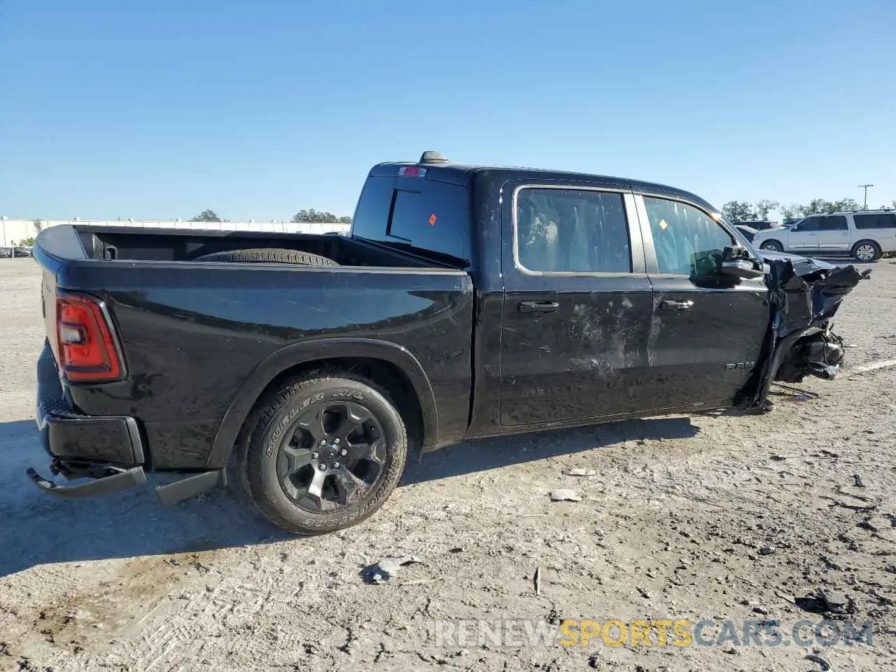 3 fotografías del automóvil dañado 1C6SRFFP8SN518134 RAM 1500 2025