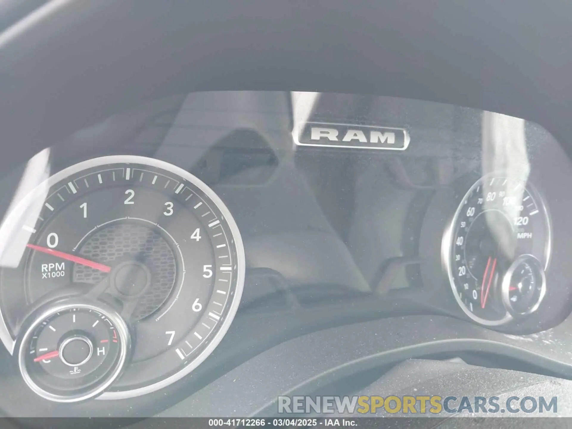 14 fotografías del automóvil dañado 1C6SRFFP8SN583856 RAM 1500 2025