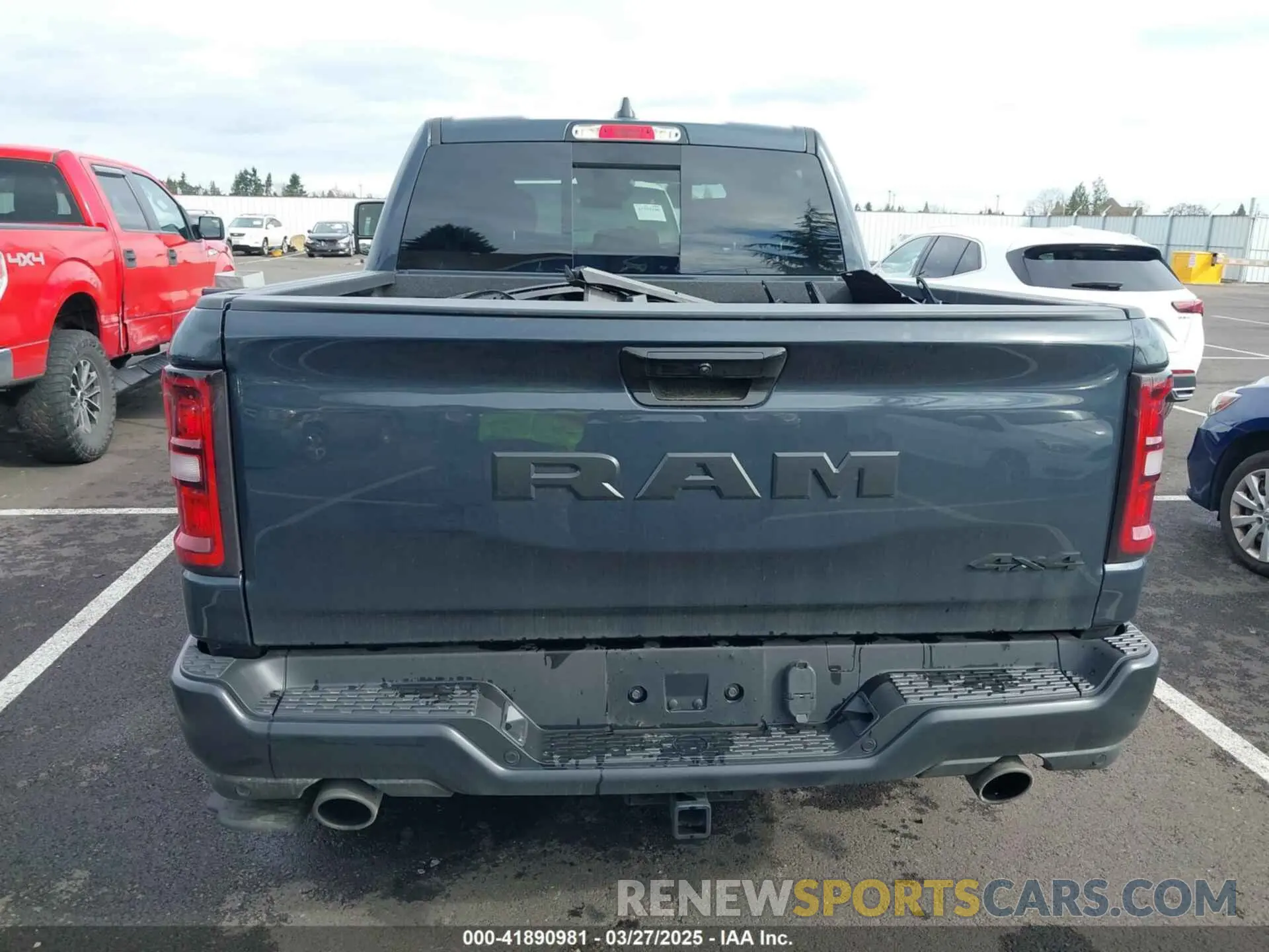 17 fotografías del automóvil dañado 1C6SRFGP4SN628564 RAM 1500 2025