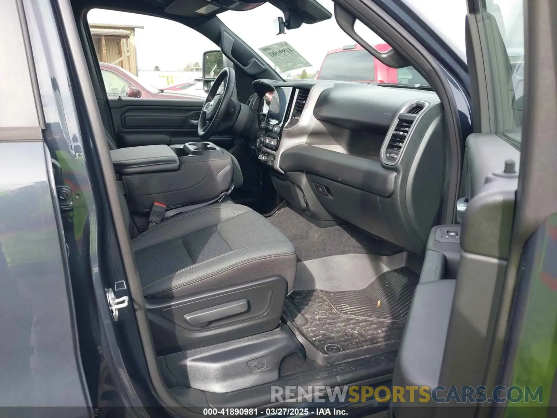 5 fotografías del automóvil dañado 1C6SRFGP4SN628564 RAM 1500 2025