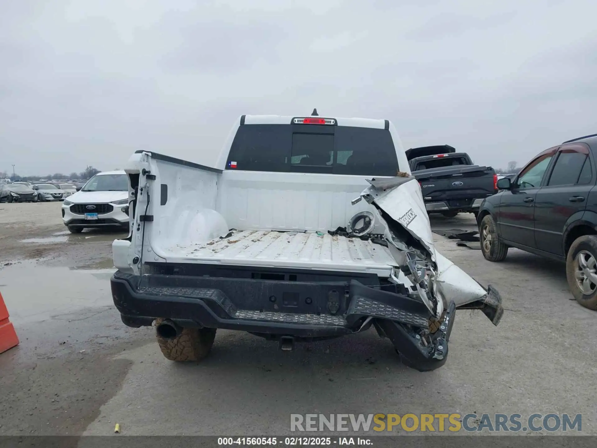 16 fotografías del automóvil dañado 1C6SRFGPXSN605029 RAM 1500 2025