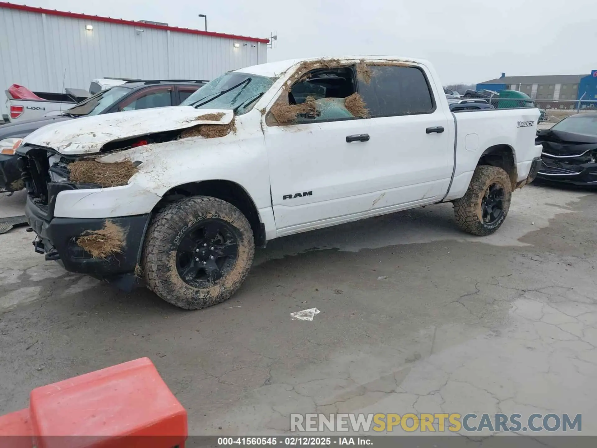 2 fotografías del automóvil dañado 1C6SRFGPXSN605029 RAM 1500 2025