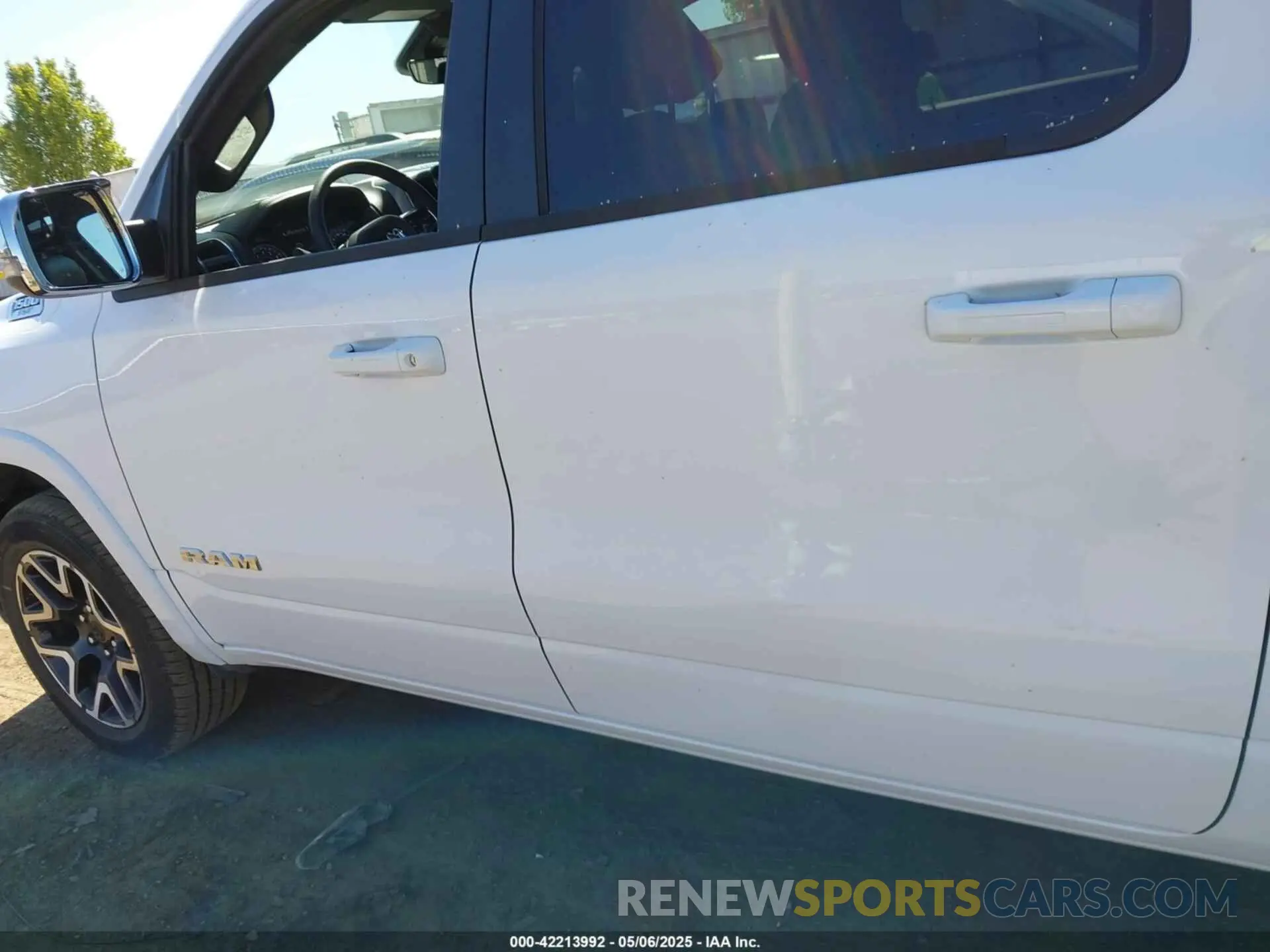 14 fotografías del automóvil dañado 1C6SRFJP0SN562863 RAM 1500 2025