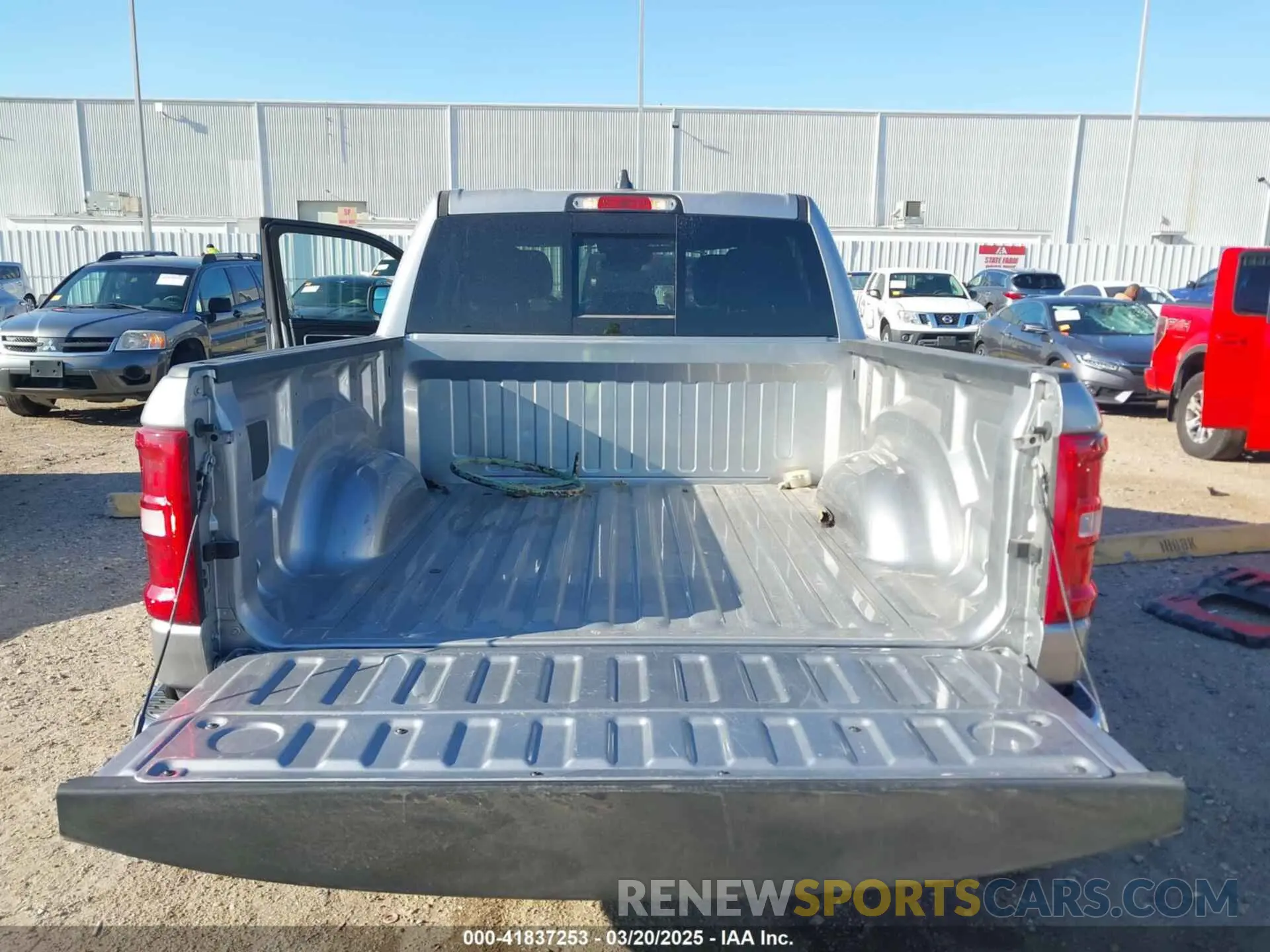 17 fotografías del automóvil dañado 1C6SRFJP0SN610331 RAM 1500 2025
