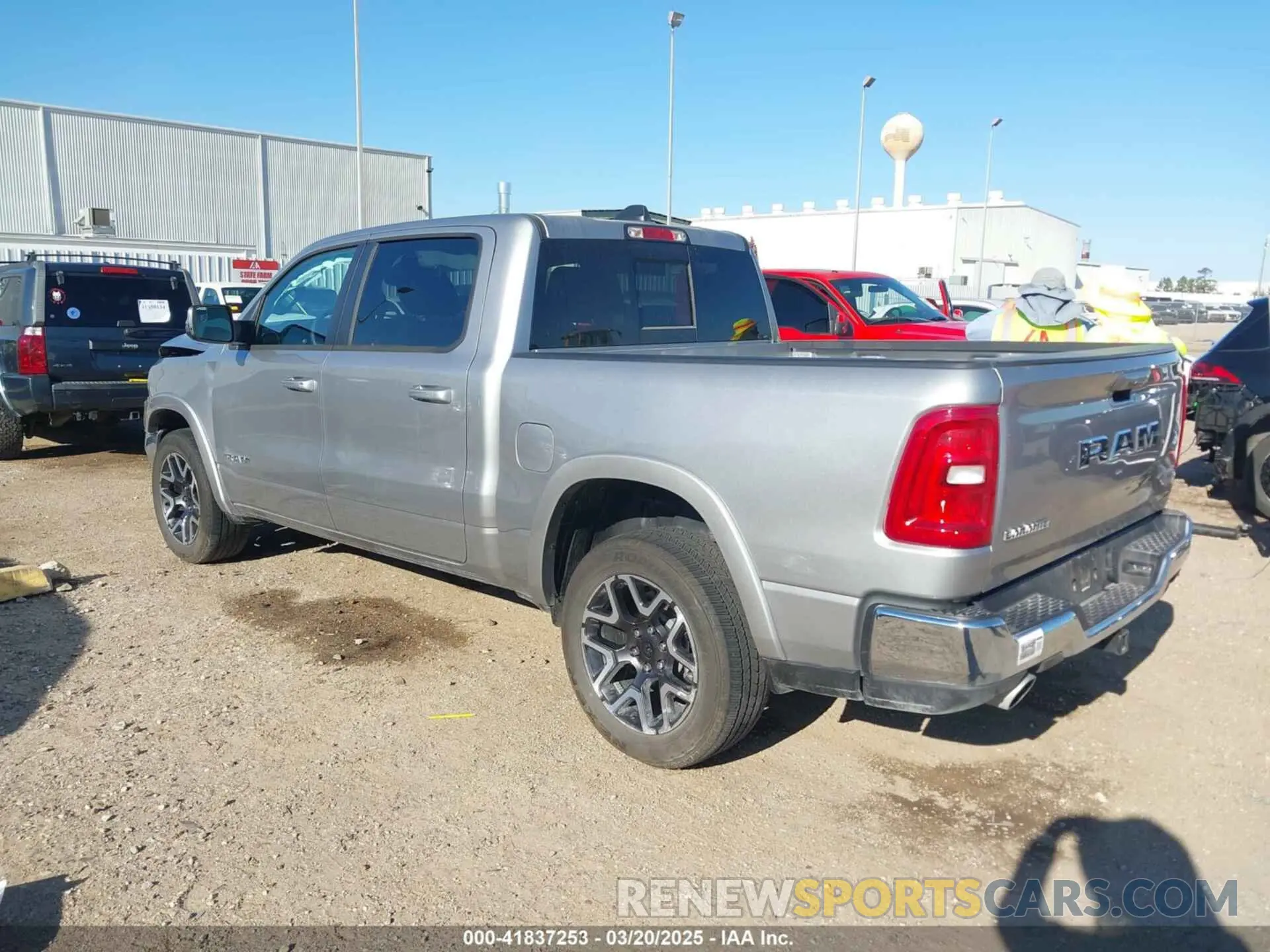 3 fotografías del automóvil dañado 1C6SRFJP0SN610331 RAM 1500 2025