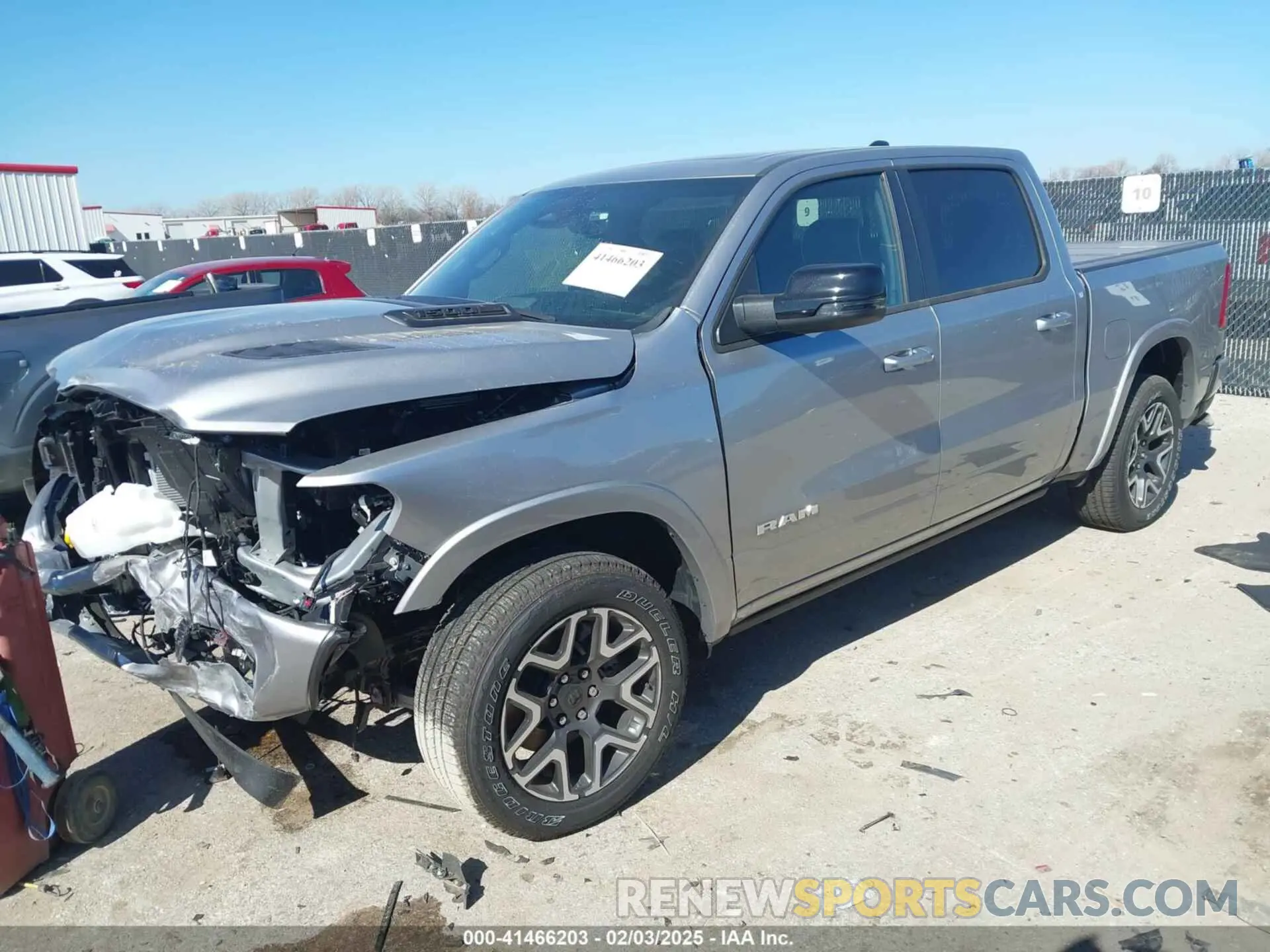 2 fotografías del automóvil dañado 1C6SRFJP5SN657354 RAM 1500 2025