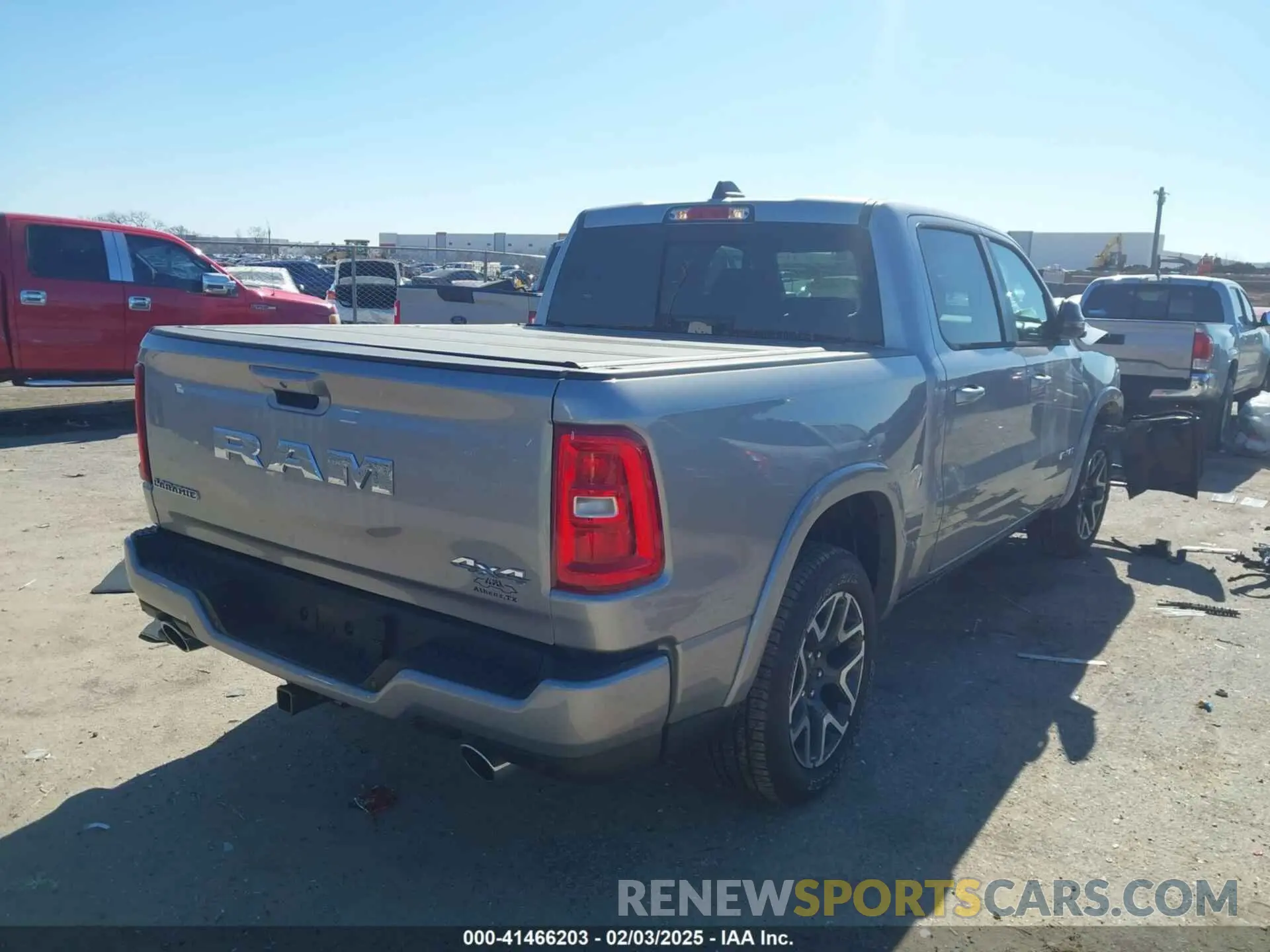 4 fotografías del automóvil dañado 1C6SRFJP5SN657354 RAM 1500 2025