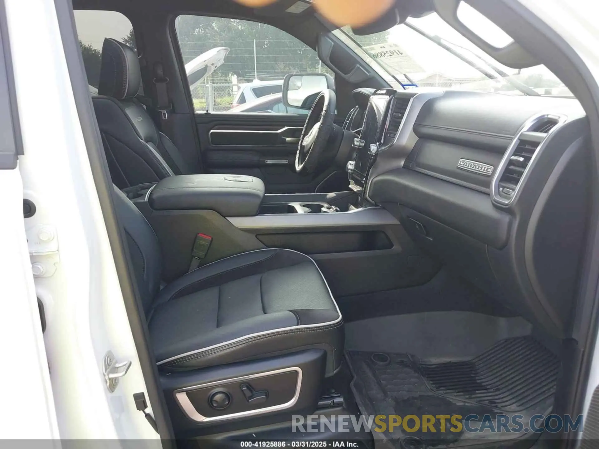 5 fotografías del automóvil dañado 1C6SRFJP6SN519810 RAM 1500 2025