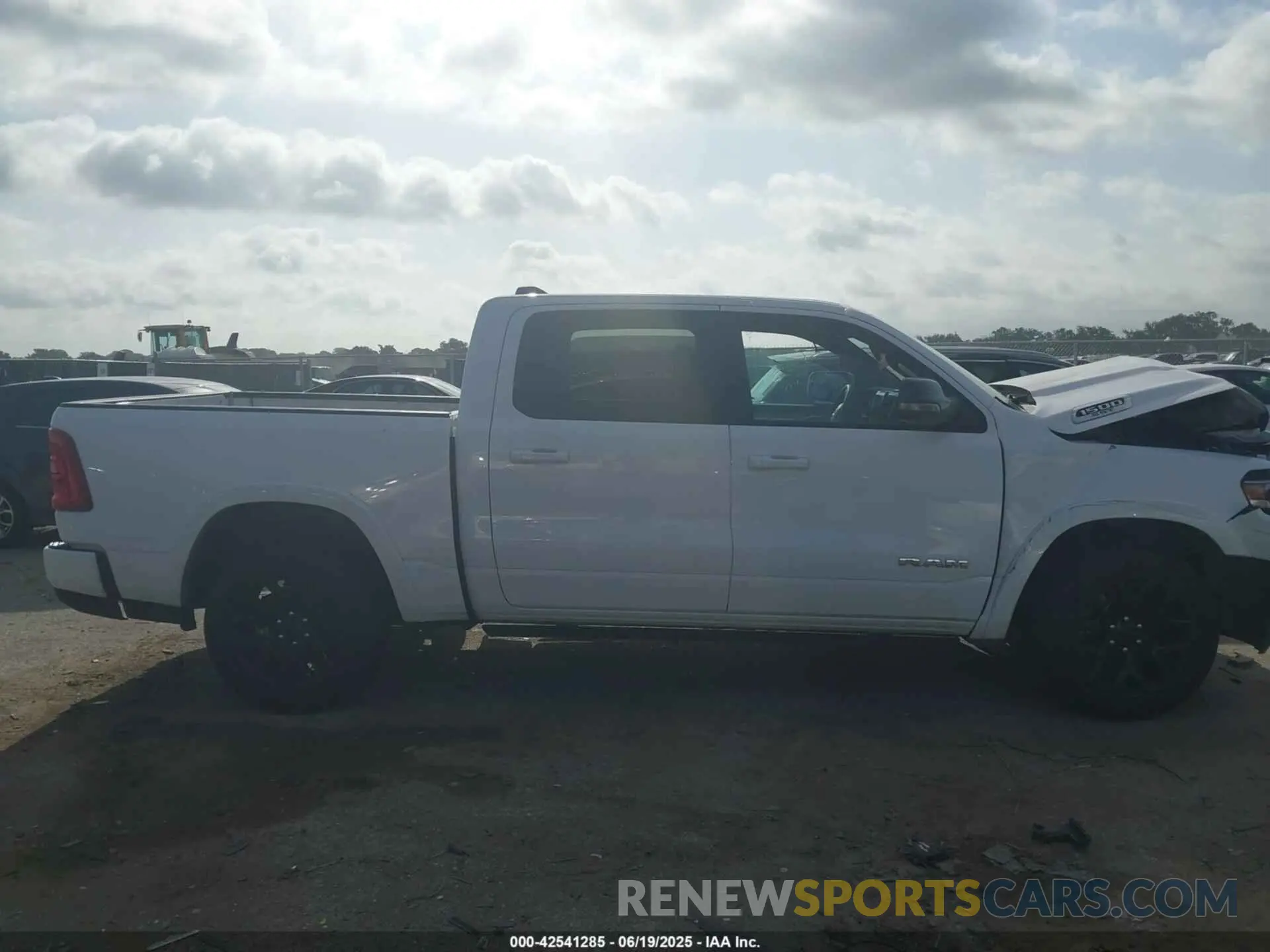 12 fotografías del automóvil dañado 1C6SRFJP6SN560714 RAM 1500 2025