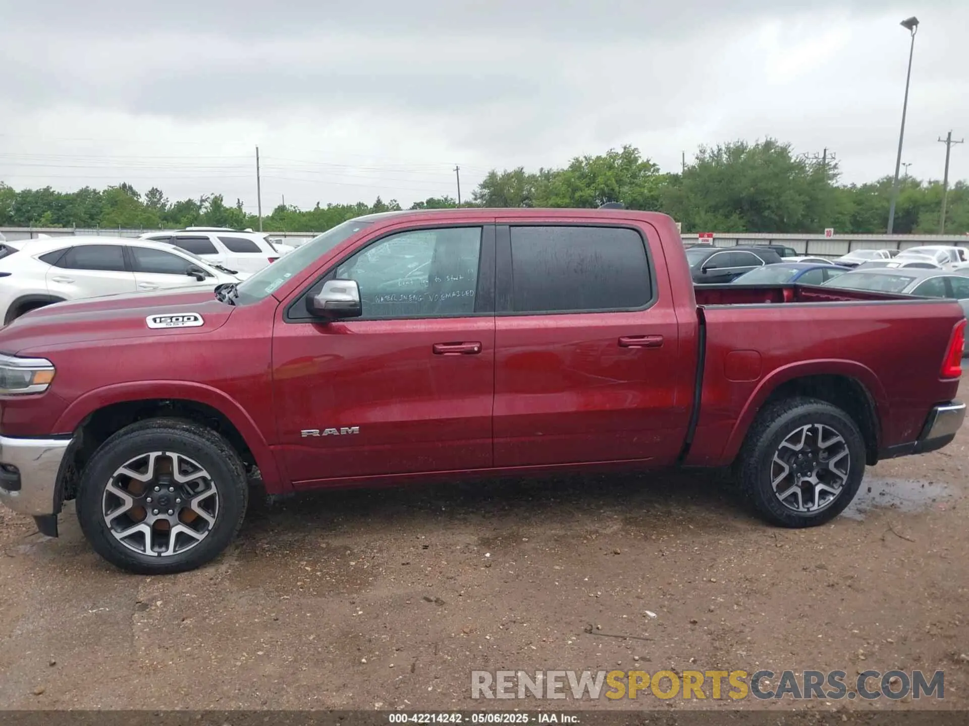 15 fotografías del automóvil dañado 1C6SRFJP6SN563032 RAM 1500 2025
