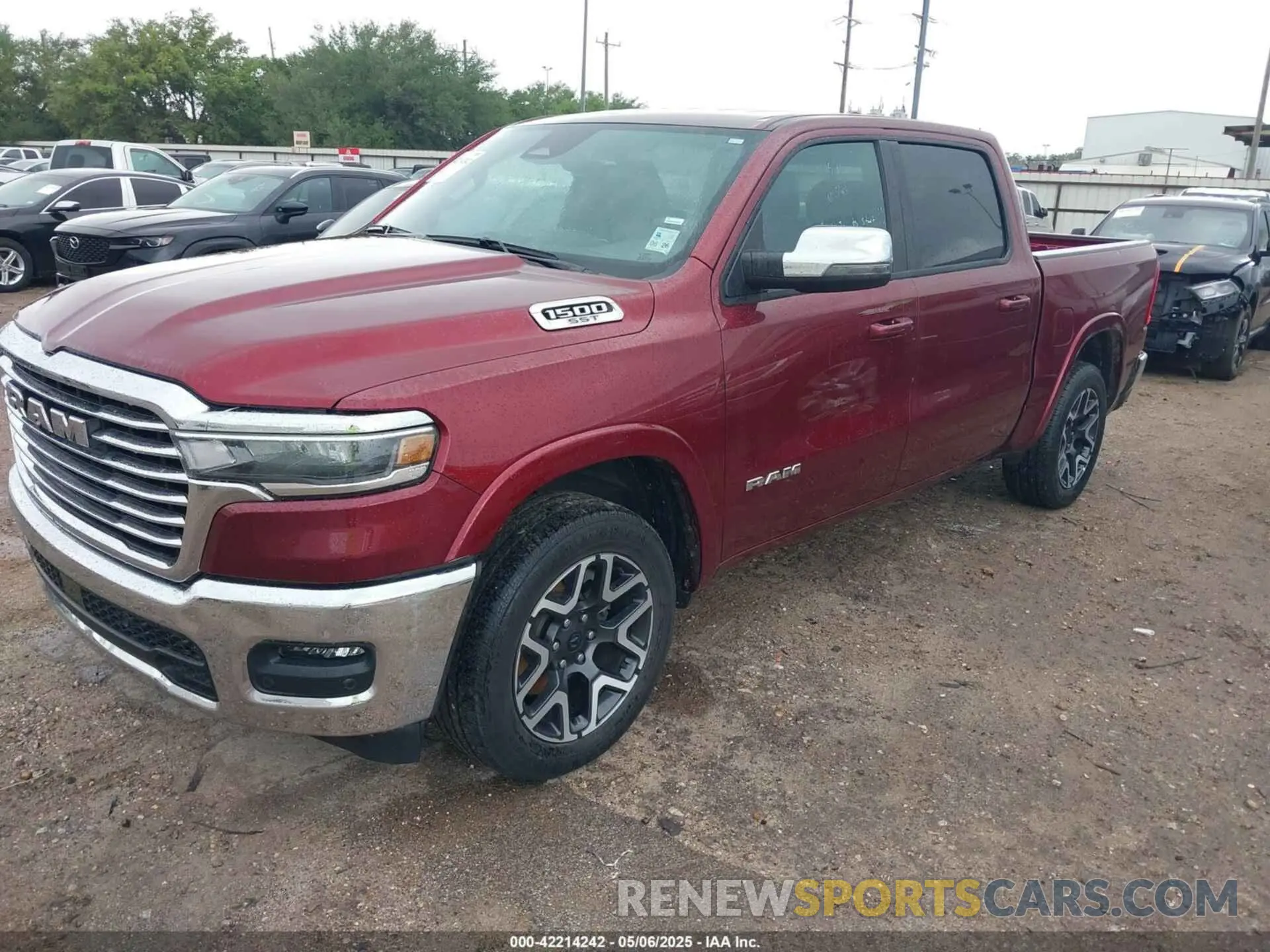 2 fotografías del automóvil dañado 1C6SRFJP6SN563032 RAM 1500 2025