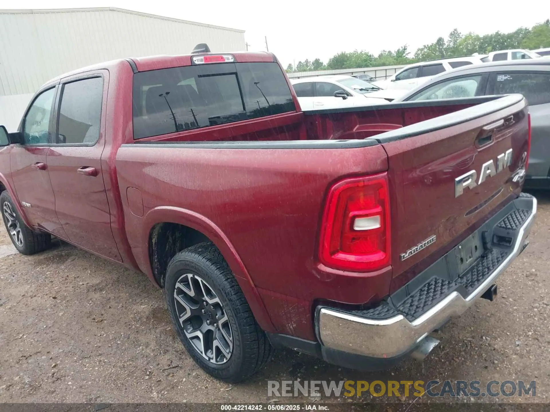 3 fotografías del automóvil dañado 1C6SRFJP6SN563032 RAM 1500 2025