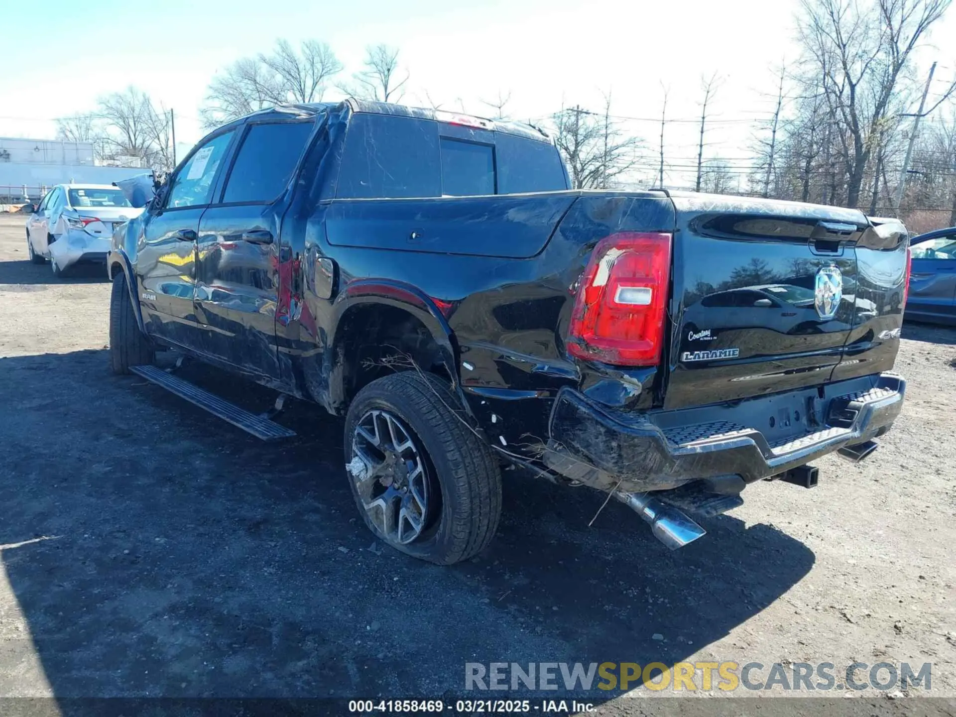 3 fotografías del automóvil dañado 1C6SRFJP6SN616635 RAM 1500 2025