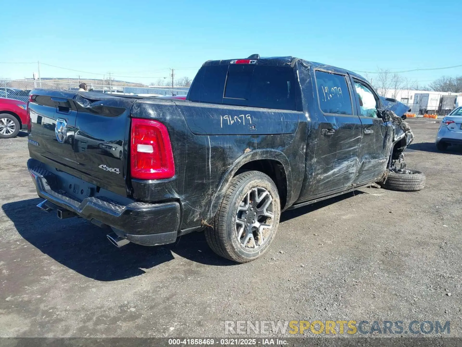 4 fotografías del automóvil dañado 1C6SRFJP6SN616635 RAM 1500 2025