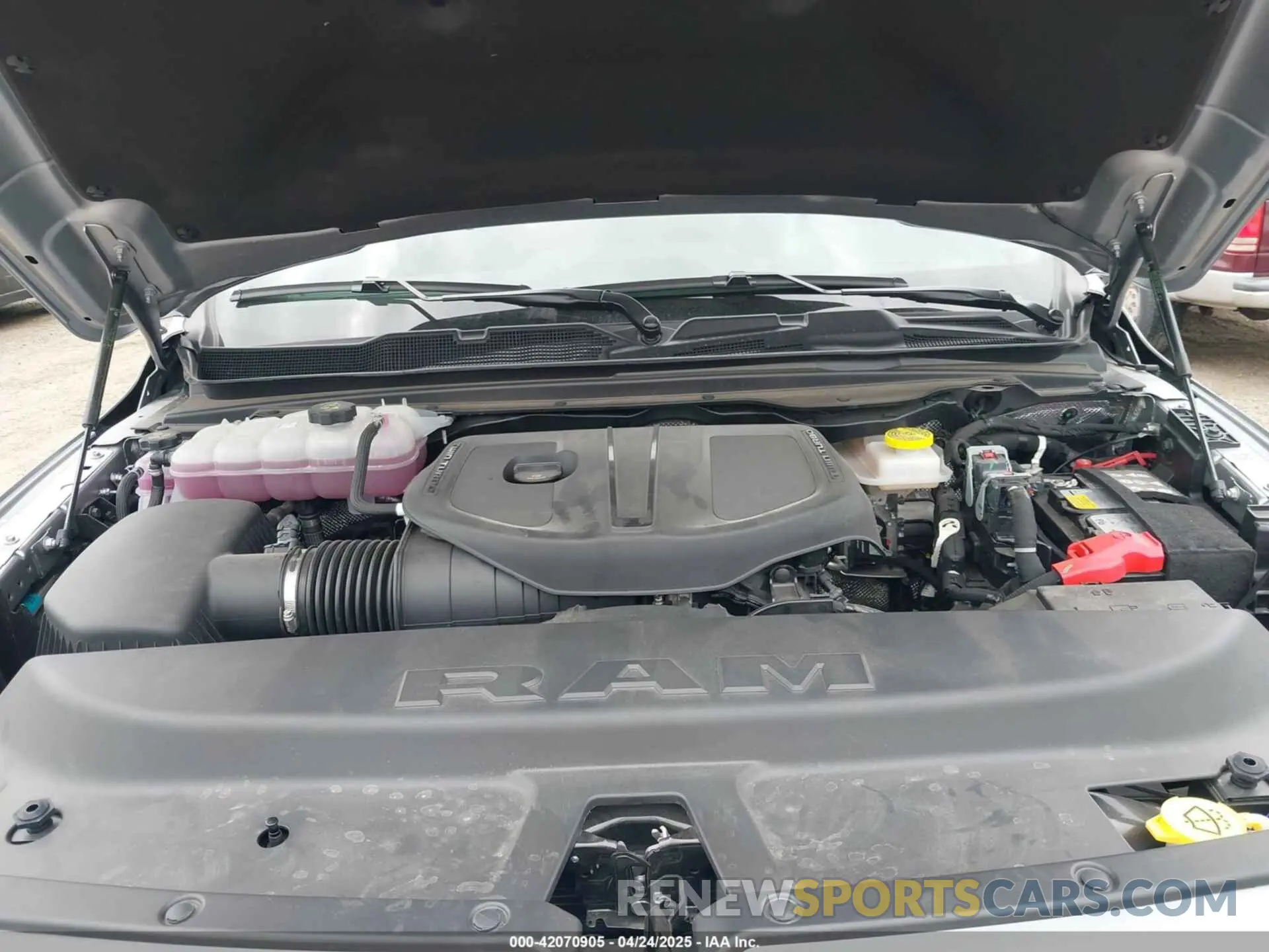 10 fotografías del automóvil dañado 1C6SRFJP6SN649022 RAM 1500 2025