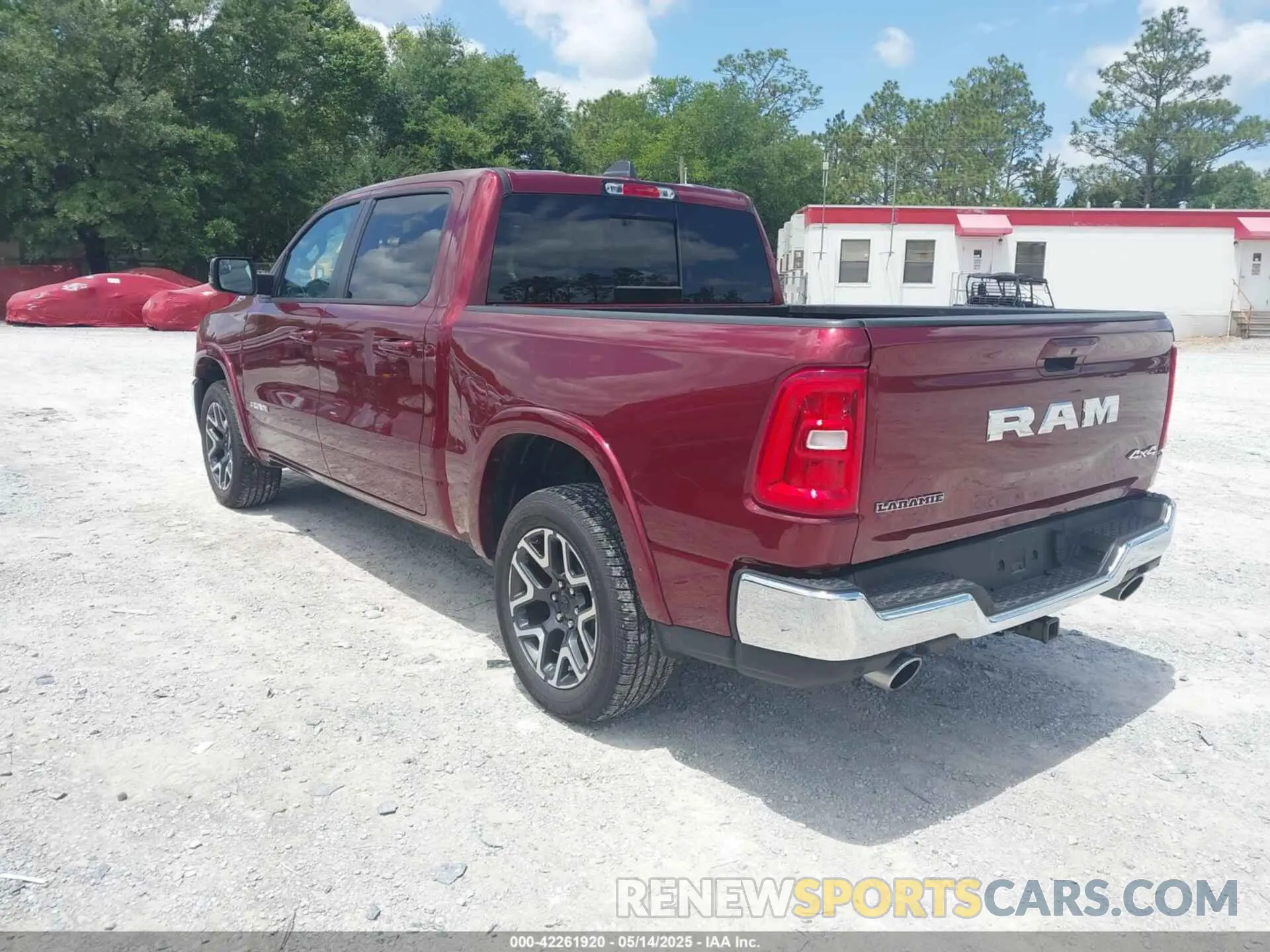 3 fotografías del automóvil dañado 1C6SRFJP7SN562357 RAM 1500 2025
