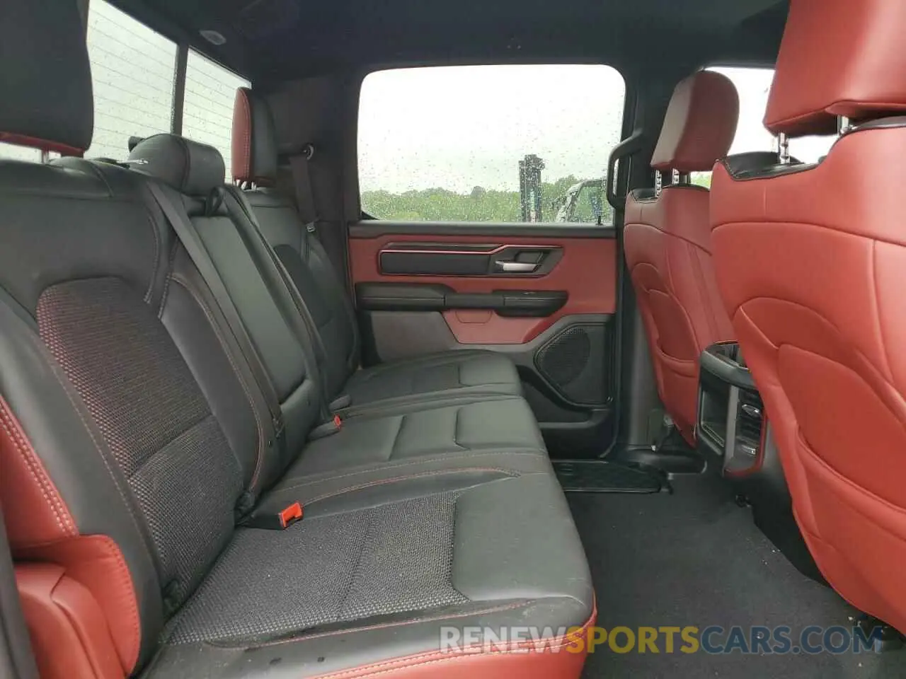 10 fotografías del automóvil dañado 1C6SRFLP7SN584078 RAM 1500 2025