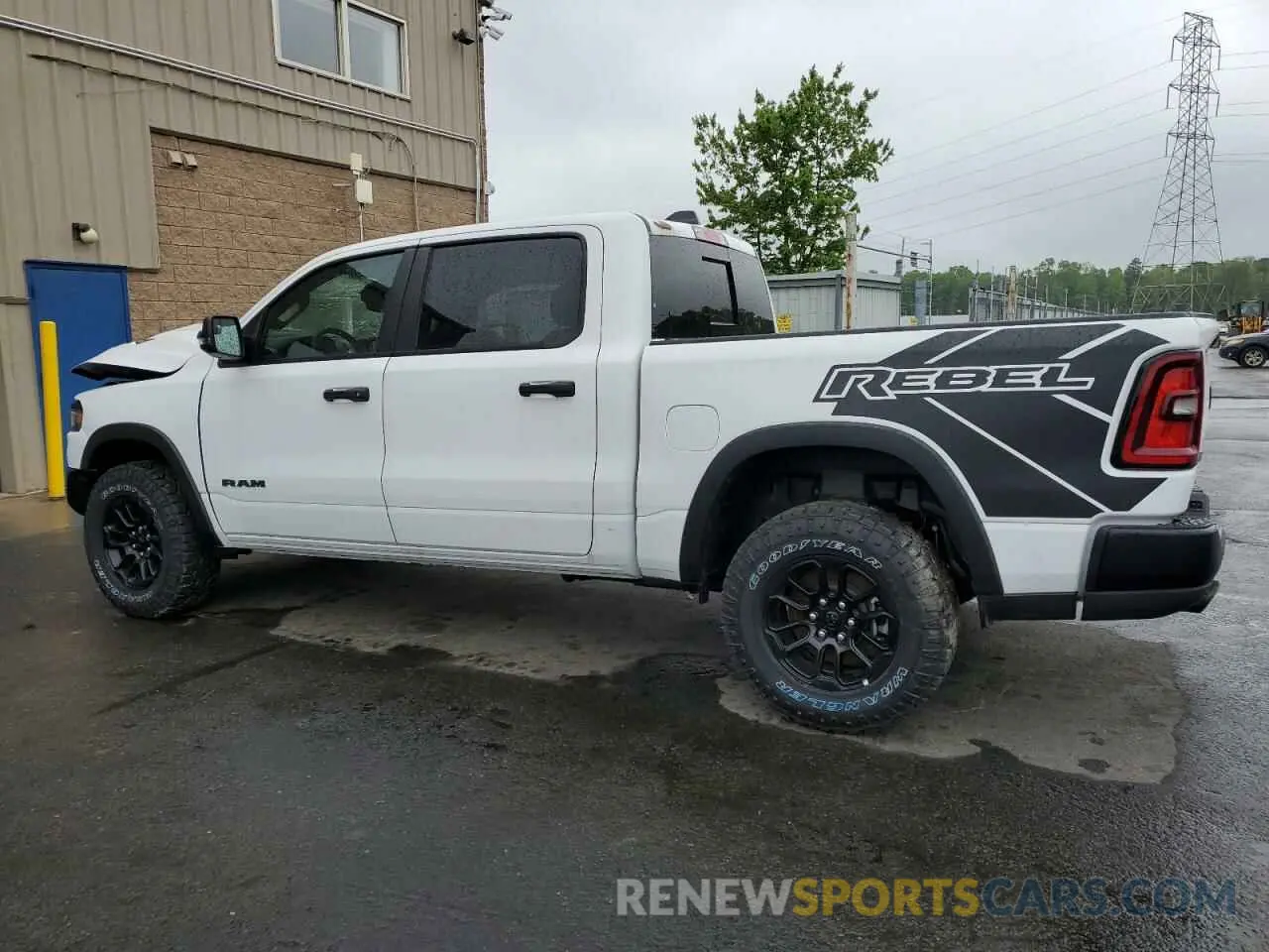2 fotografías del automóvil dañado 1C6SRFLP7SN584078 RAM 1500 2025