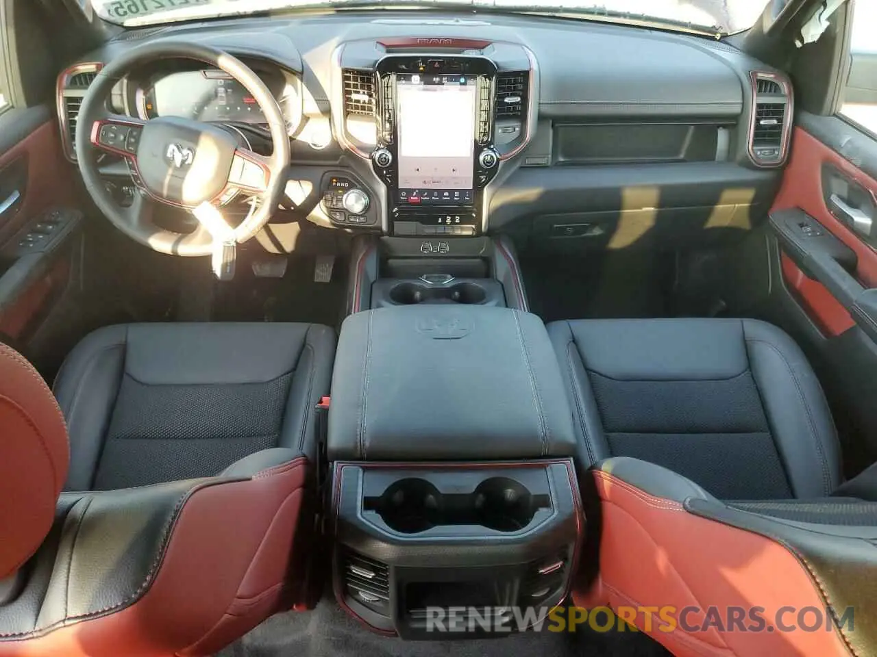 8 fotografías del automóvil dañado 1C6SRFLP7SN632789 RAM 1500 2025