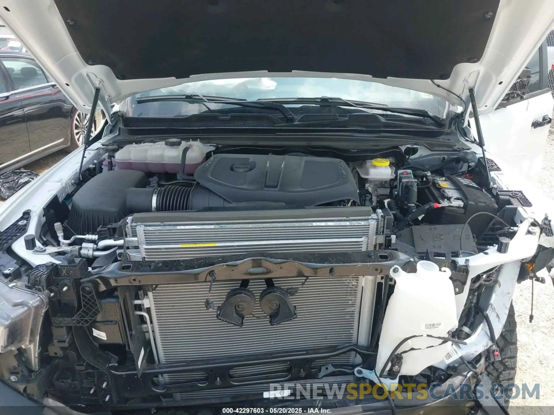 10 fotografías del automóvil dañado 1C6SRFLP9SN639467 RAM 1500 2025
