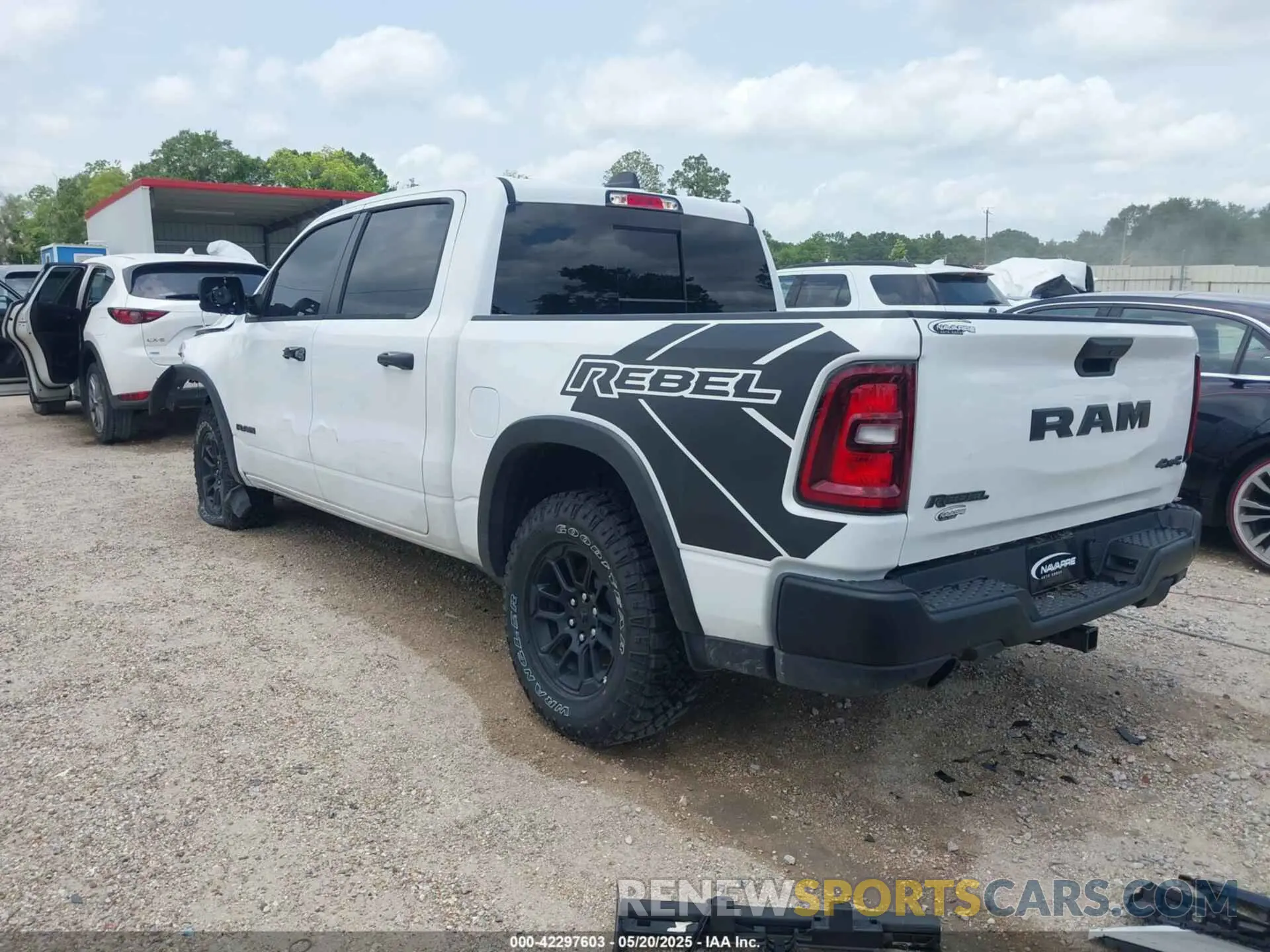 3 fotografías del automóvil dañado 1C6SRFLP9SN639467 RAM 1500 2025