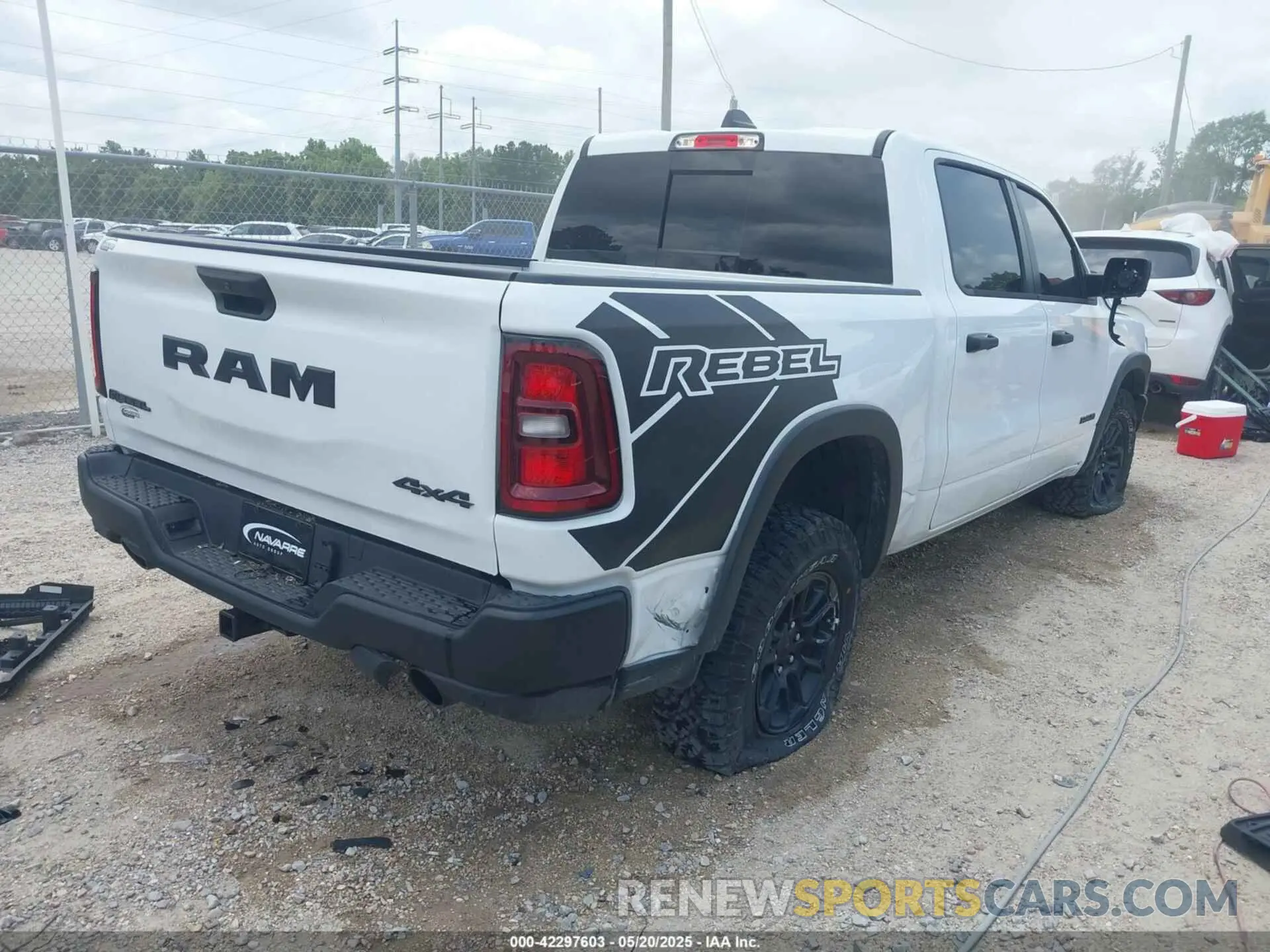 4 fotografías del automóvil dañado 1C6SRFLP9SN639467 RAM 1500 2025