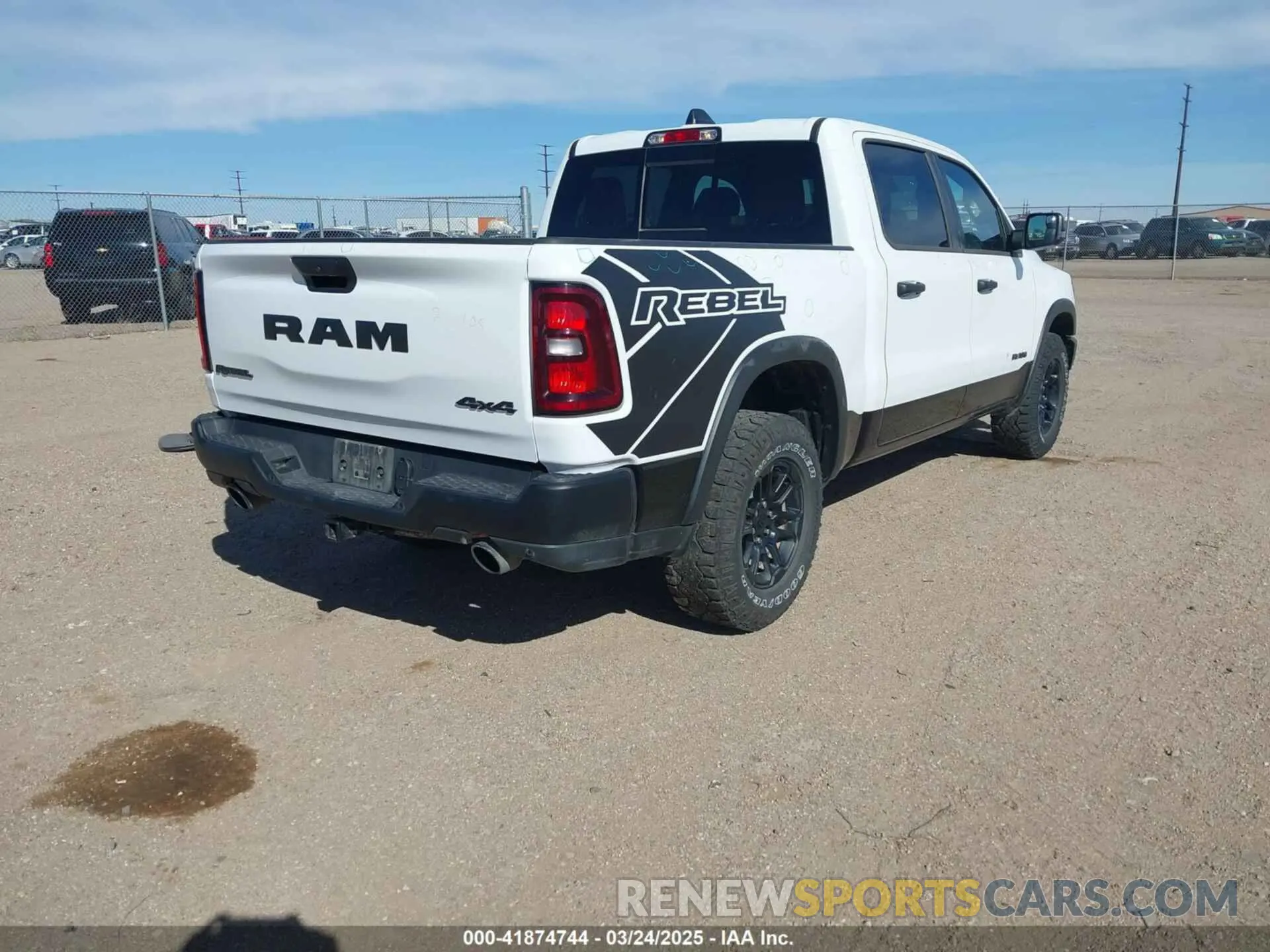 4 fotografías del automóvil dañado 1C6SRFLPXSN570384 RAM 1500 2025