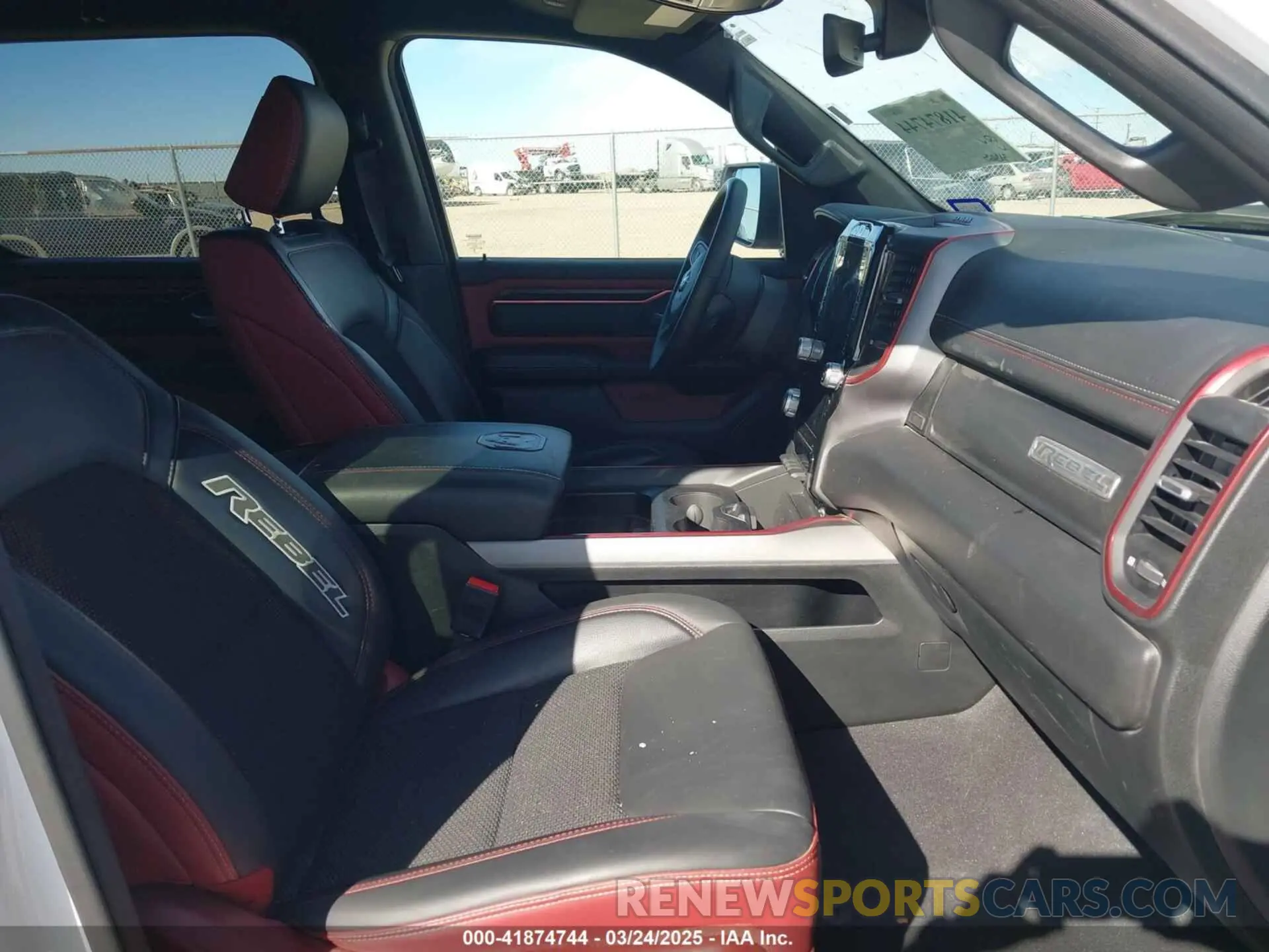 5 fotografías del automóvil dañado 1C6SRFLPXSN570384 RAM 1500 2025
